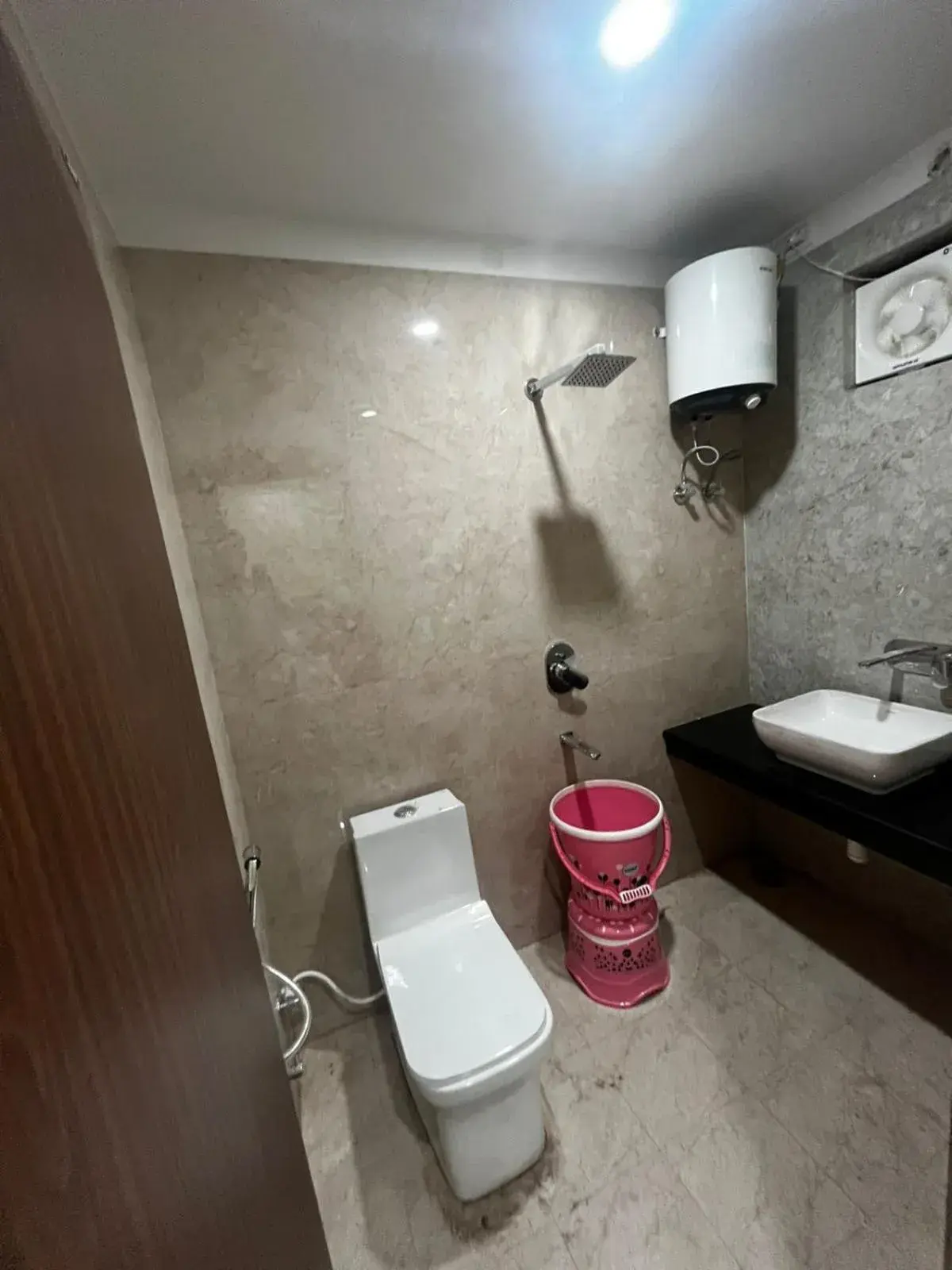 Bathroom in hotel babu palace Bathroom in hotel babu palace