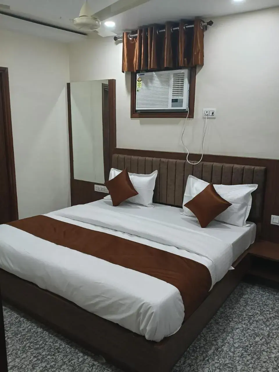 Bedroom, Bed in hotel babu palace Bedroom, Bed in hotel babu palace