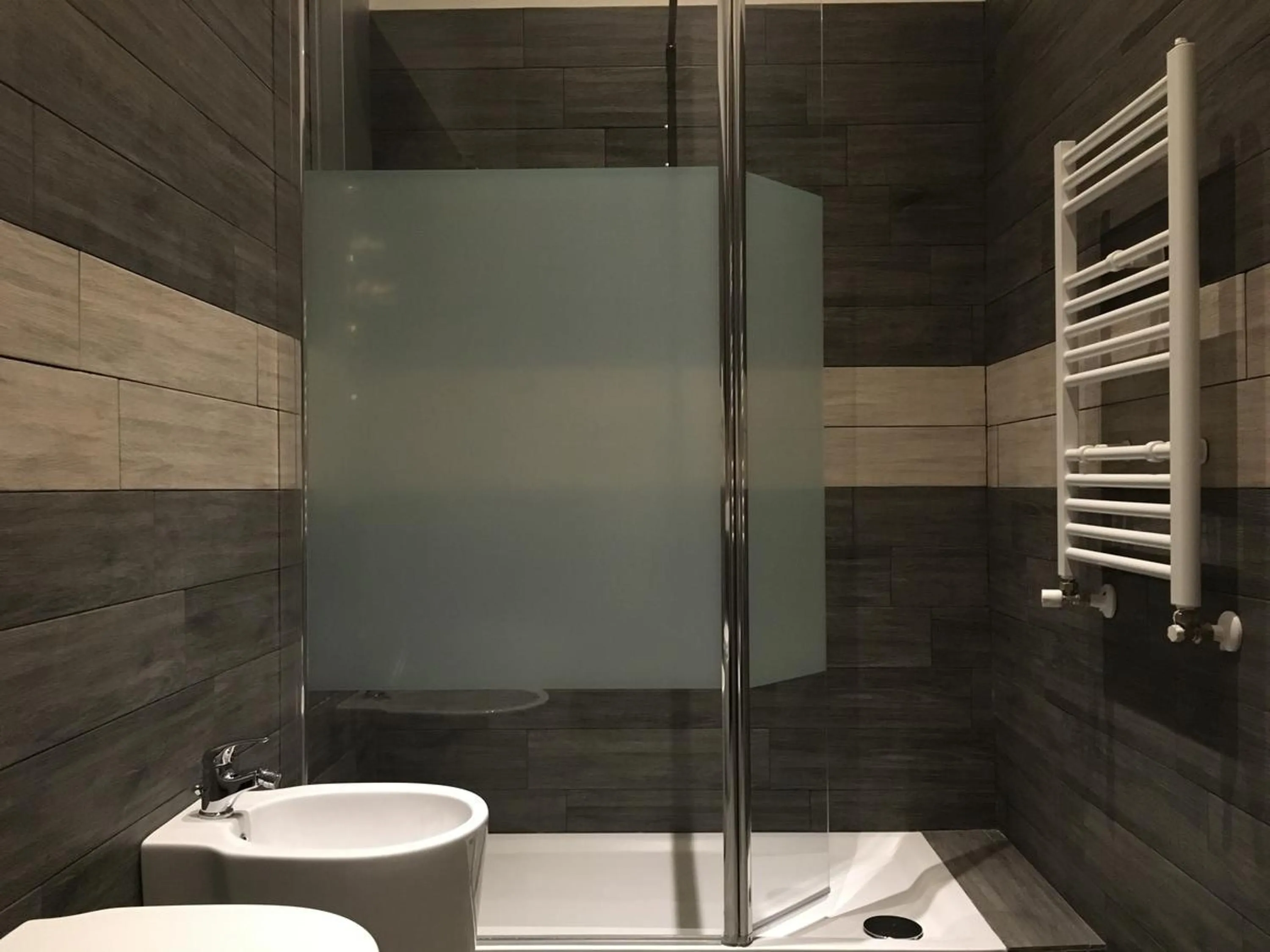 Shower in Romano Rooms