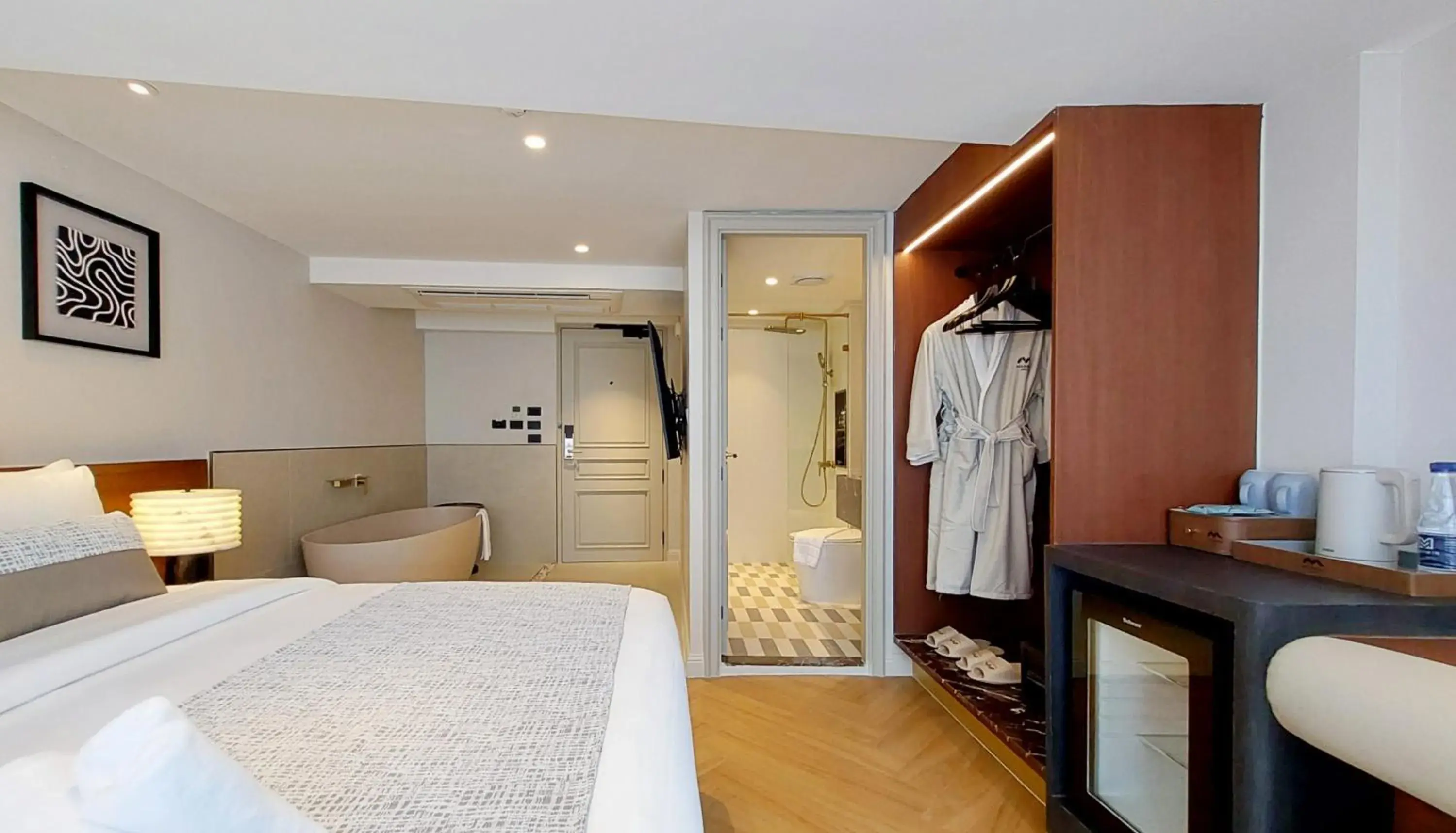 King Room with Spa Bath in Marwin Monique Hotel King Room with Spa Bath in Marwin Monique Hotel