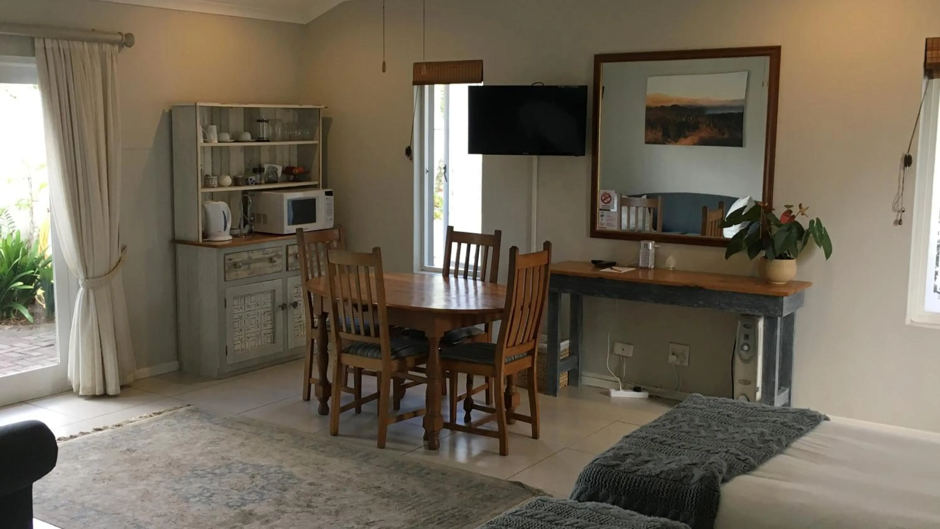 TV and multimedia in Pollock's B&B