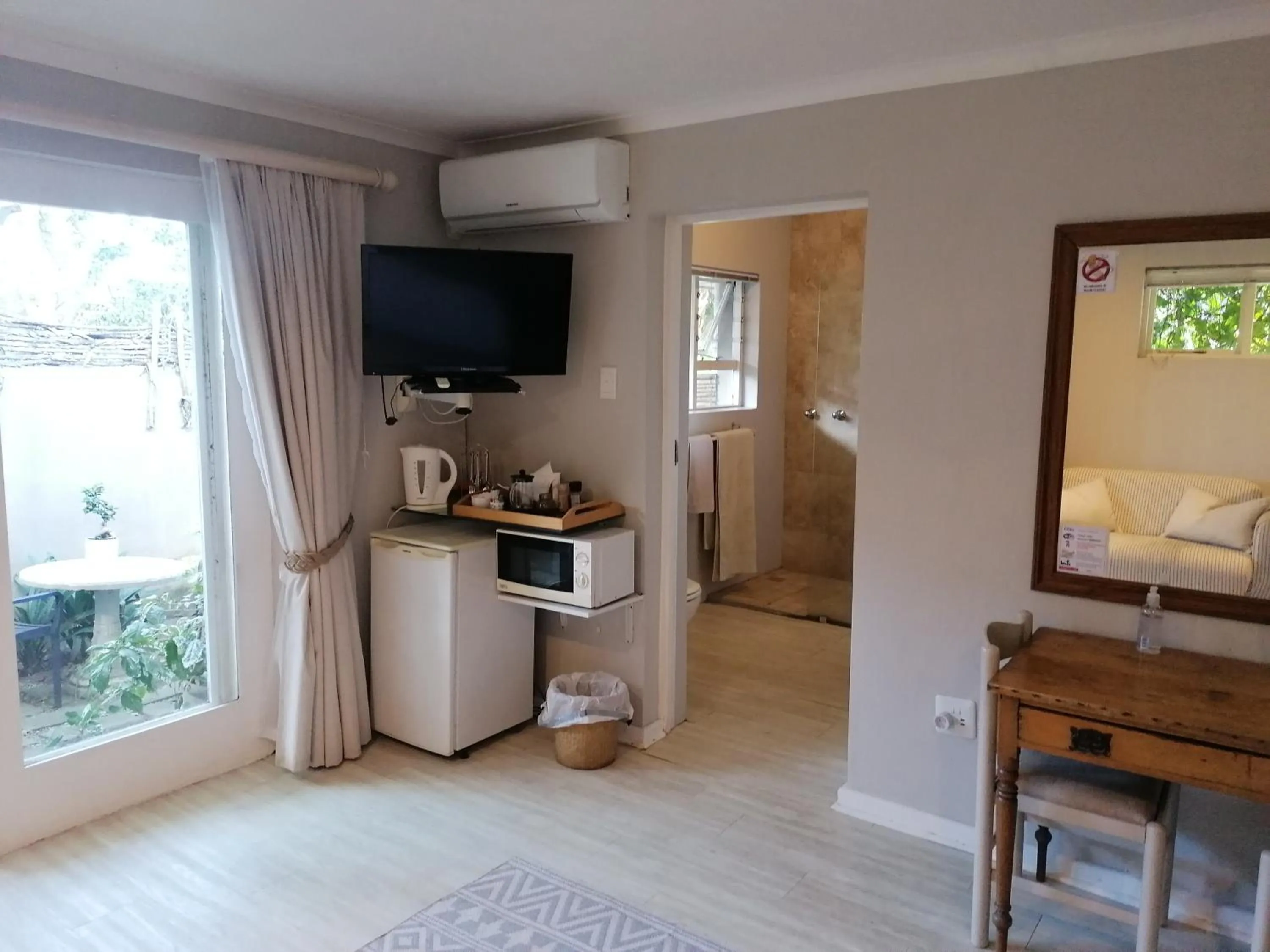 TV and multimedia in Pollock's B&B