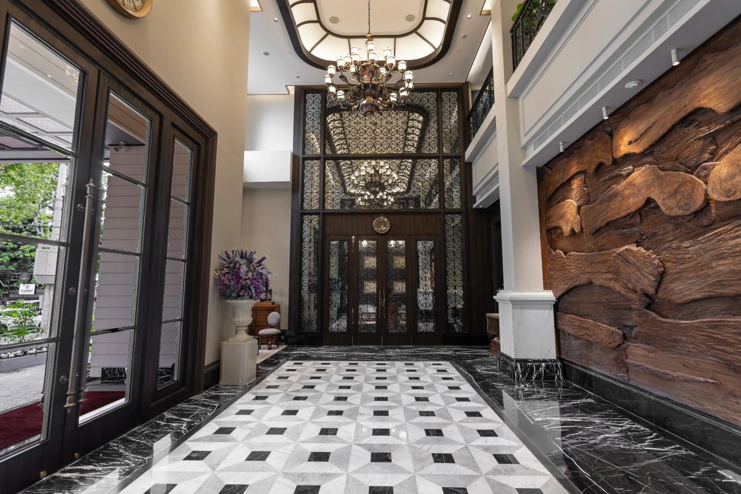 Lobby or reception in ASHLEY NEWAIR Menteng with Air Purifier