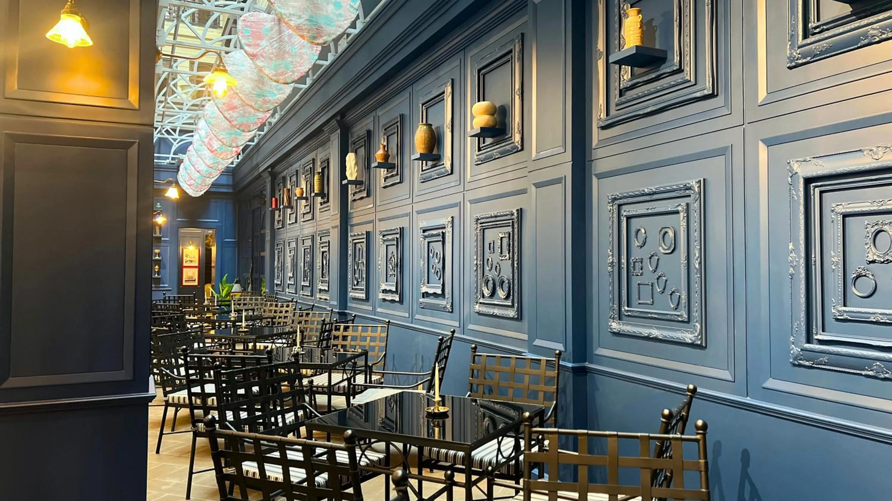 Restaurant/places to eat in ASHLEY NEWAIR Menteng with Air Purifier
