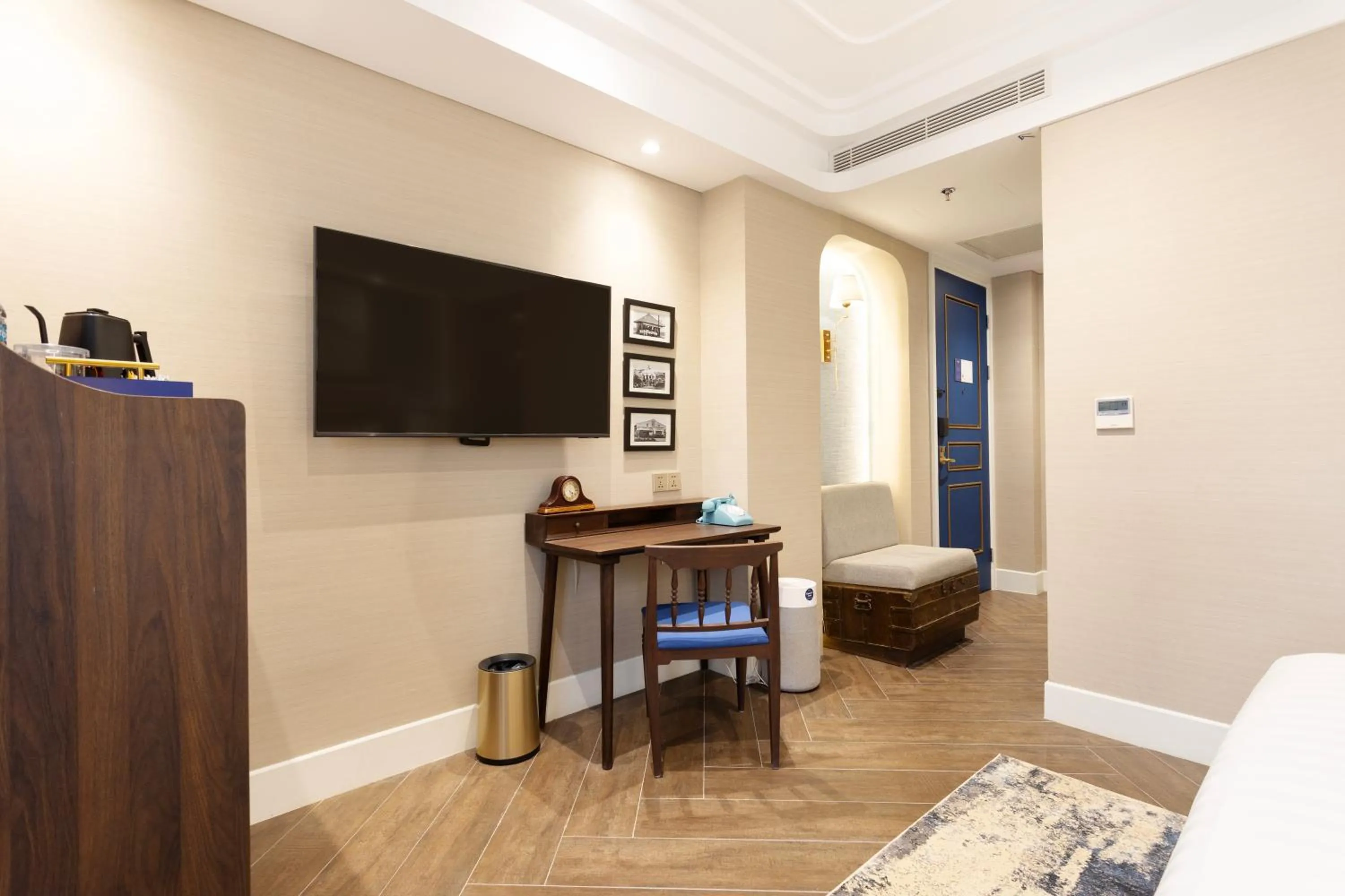 Bed in ASHLEY NEWAIR Menteng with Air Purifier