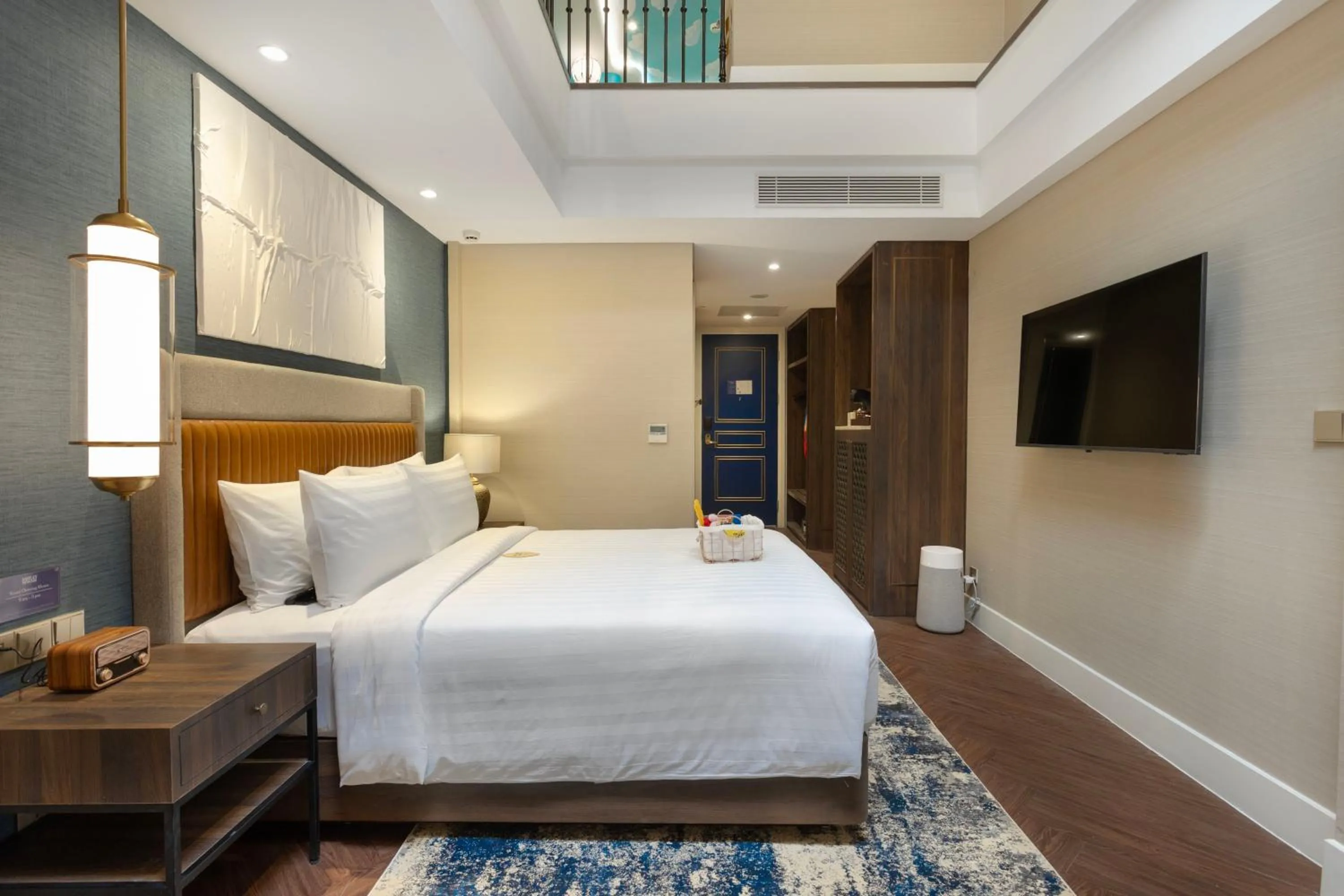 Bed in ASHLEY NEWAIR Menteng with Air Purifier