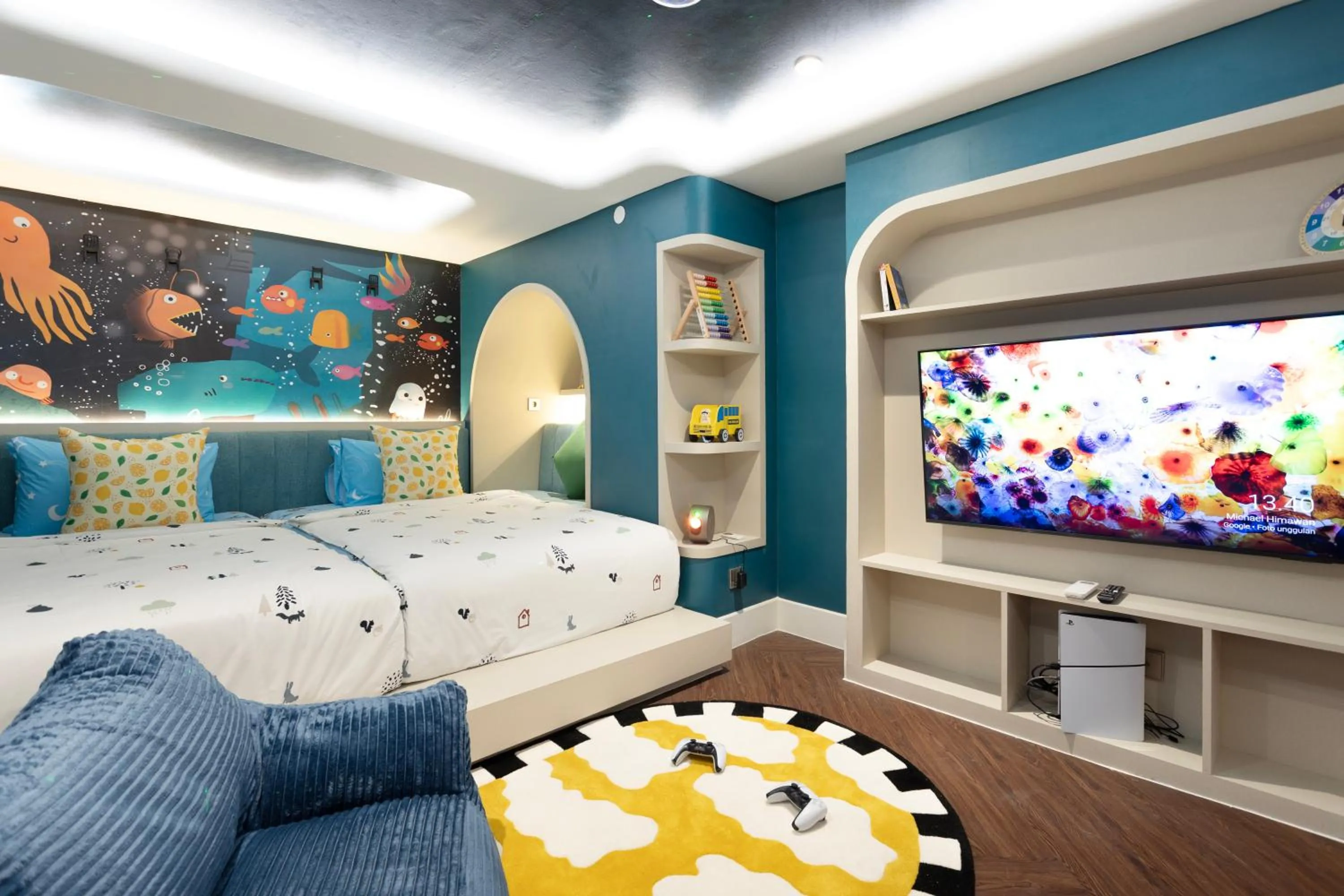Bed in ASHLEY NEWAIR Menteng with Air Purifier