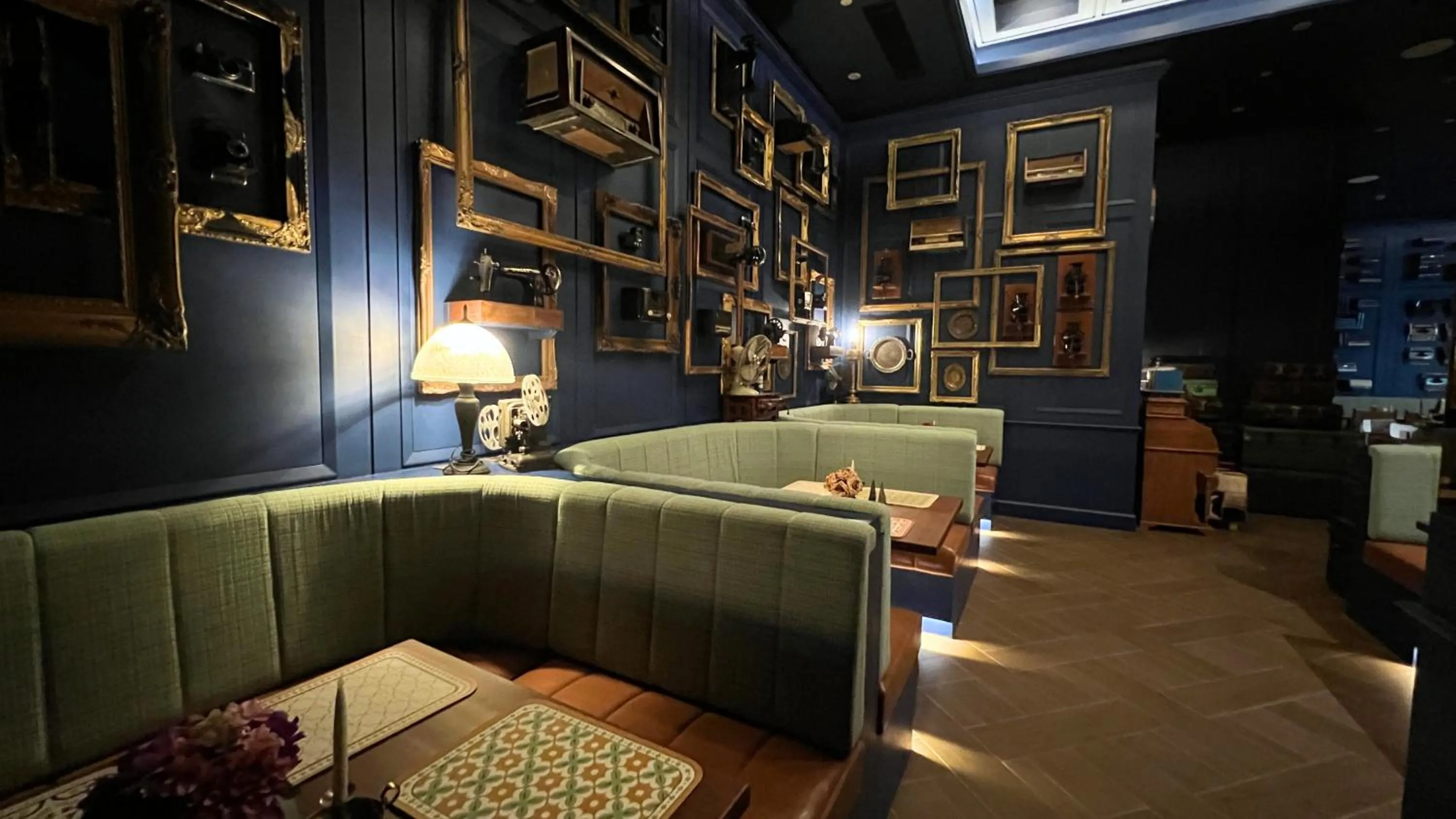Restaurant/places to eat in ASHLEY NEWAIR Menteng with Air Purifier