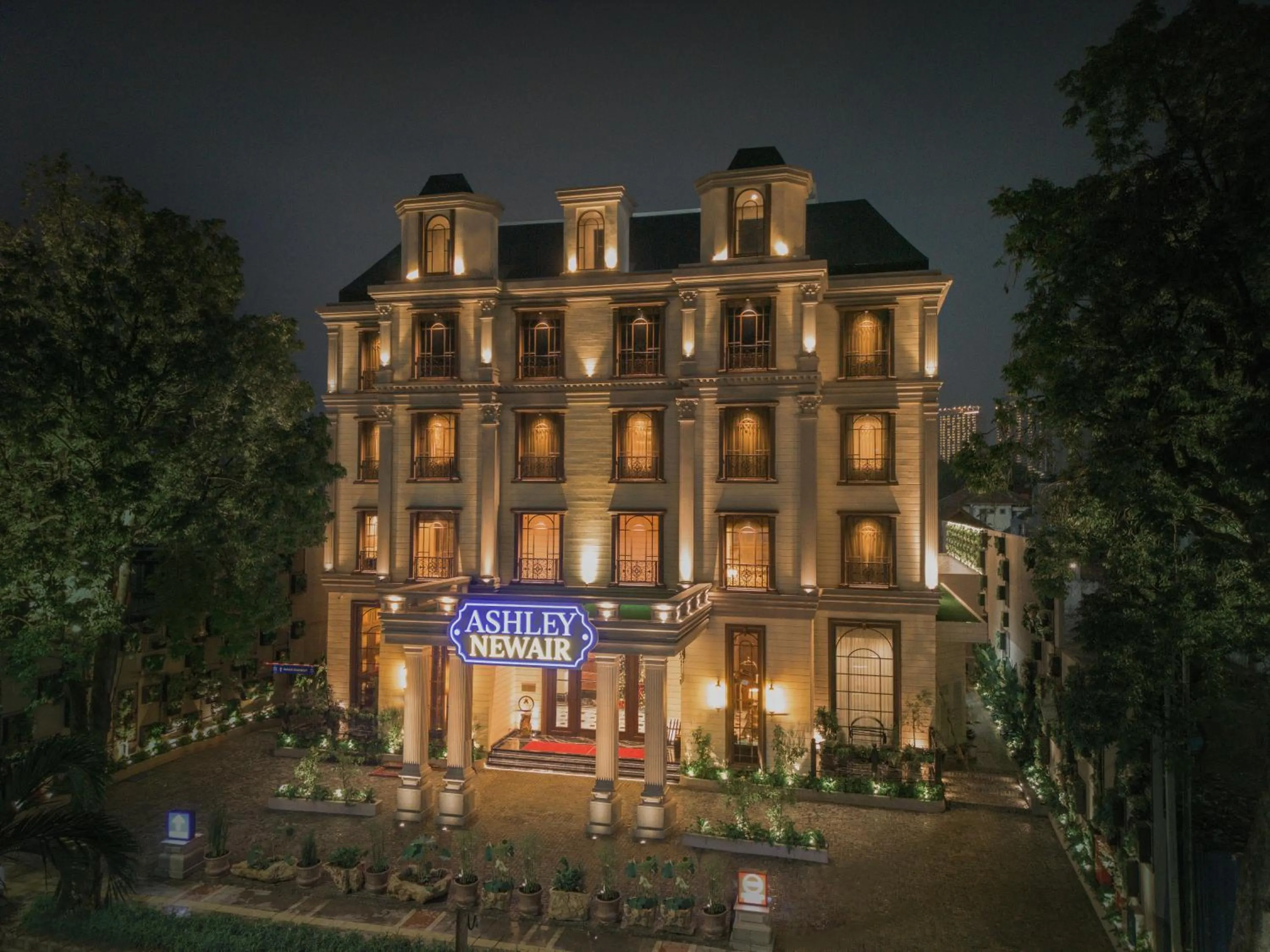 Facade/entrance in ASHLEY NEWAIR Menteng with Air Purifier