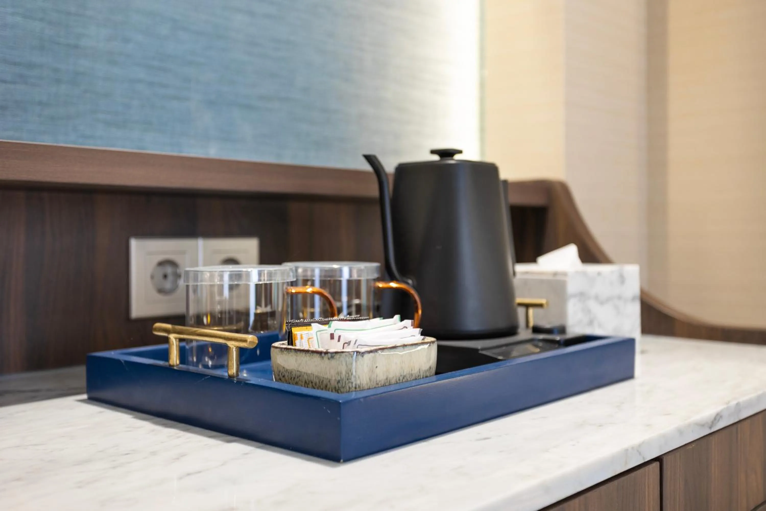Coffee/tea facilities in ASHLEY NEWAIR Menteng with Air Purifier