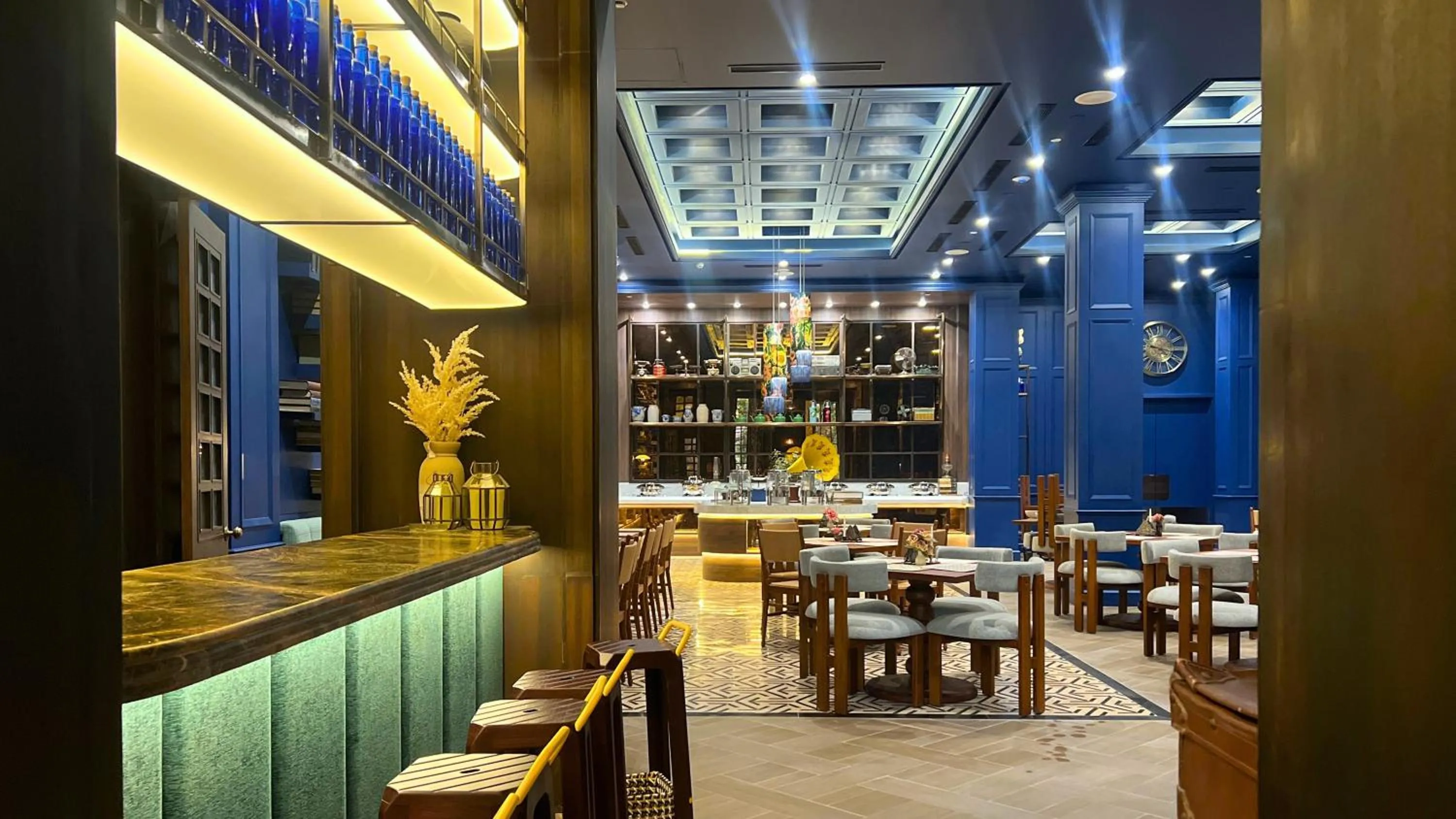 Restaurant/places to eat in ASHLEY NEWAIR Menteng with Air Purifier