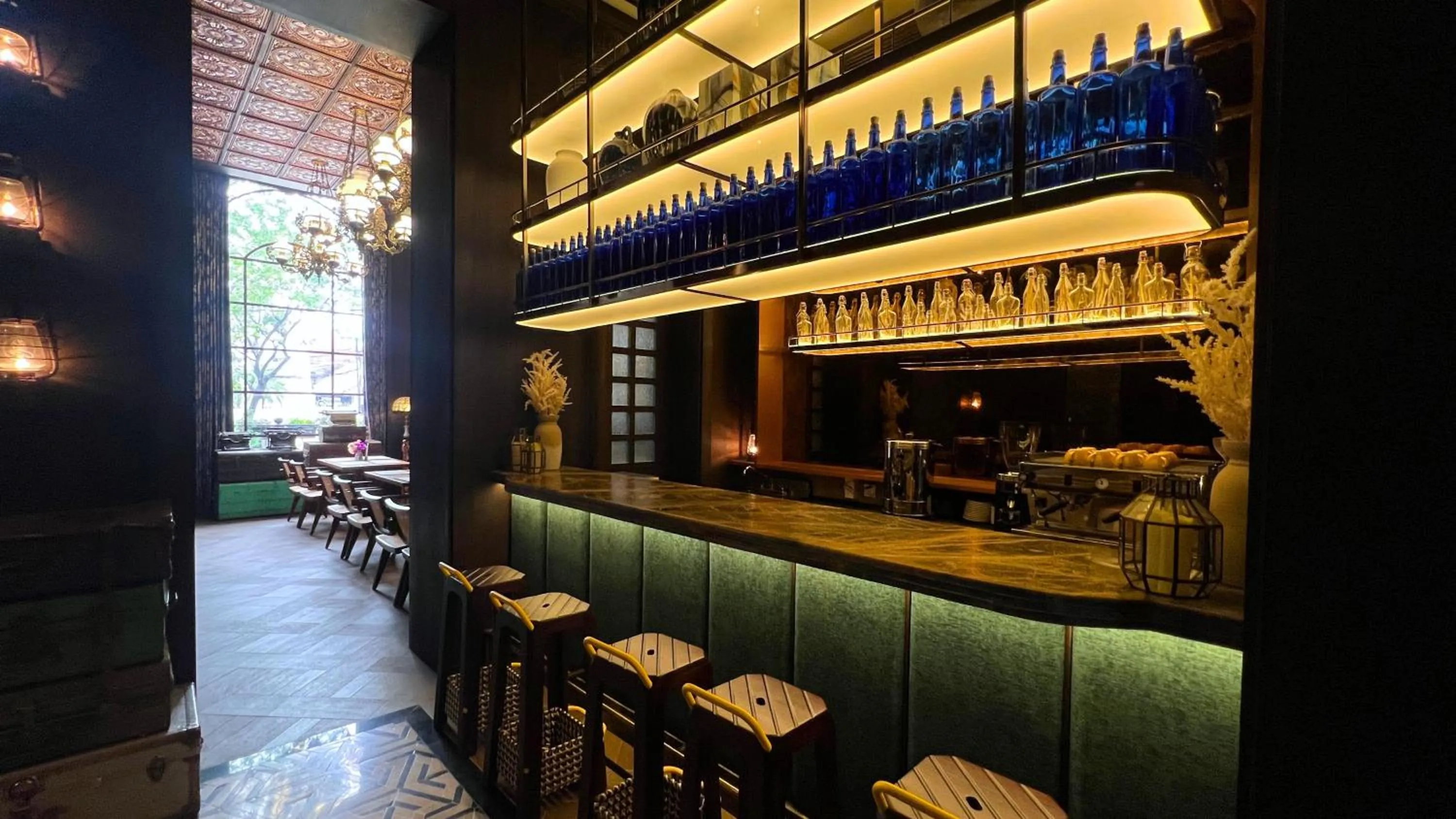 Restaurant/places to eat in ASHLEY NEWAIR Menteng with Air Purifier
