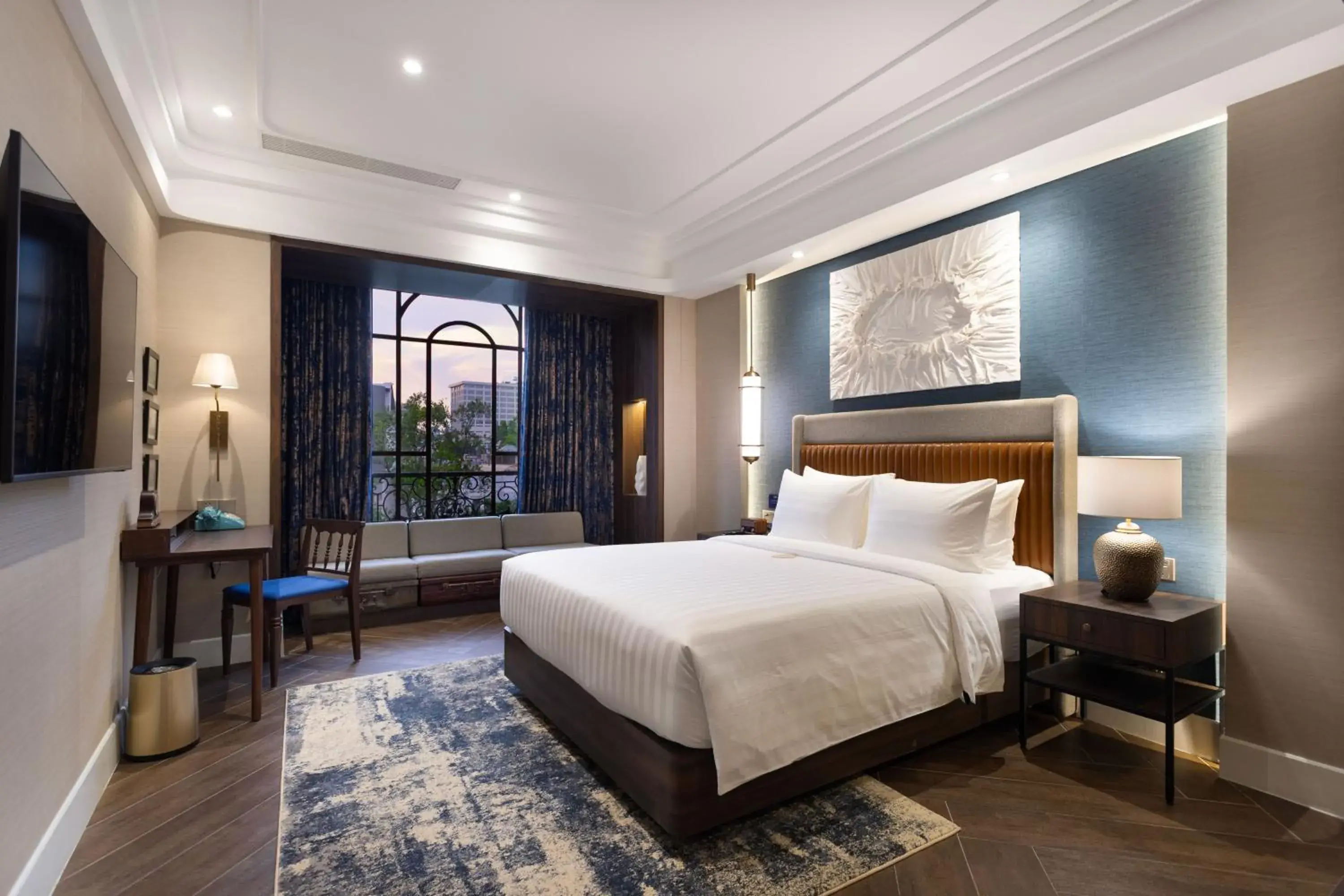 Executive Queen with Air Purifier in ASHLEY NEWAIR Menteng with Air Purifier Executive Queen with Air Purifier in ASHLEY NEWAIR Menteng with Air Purifier