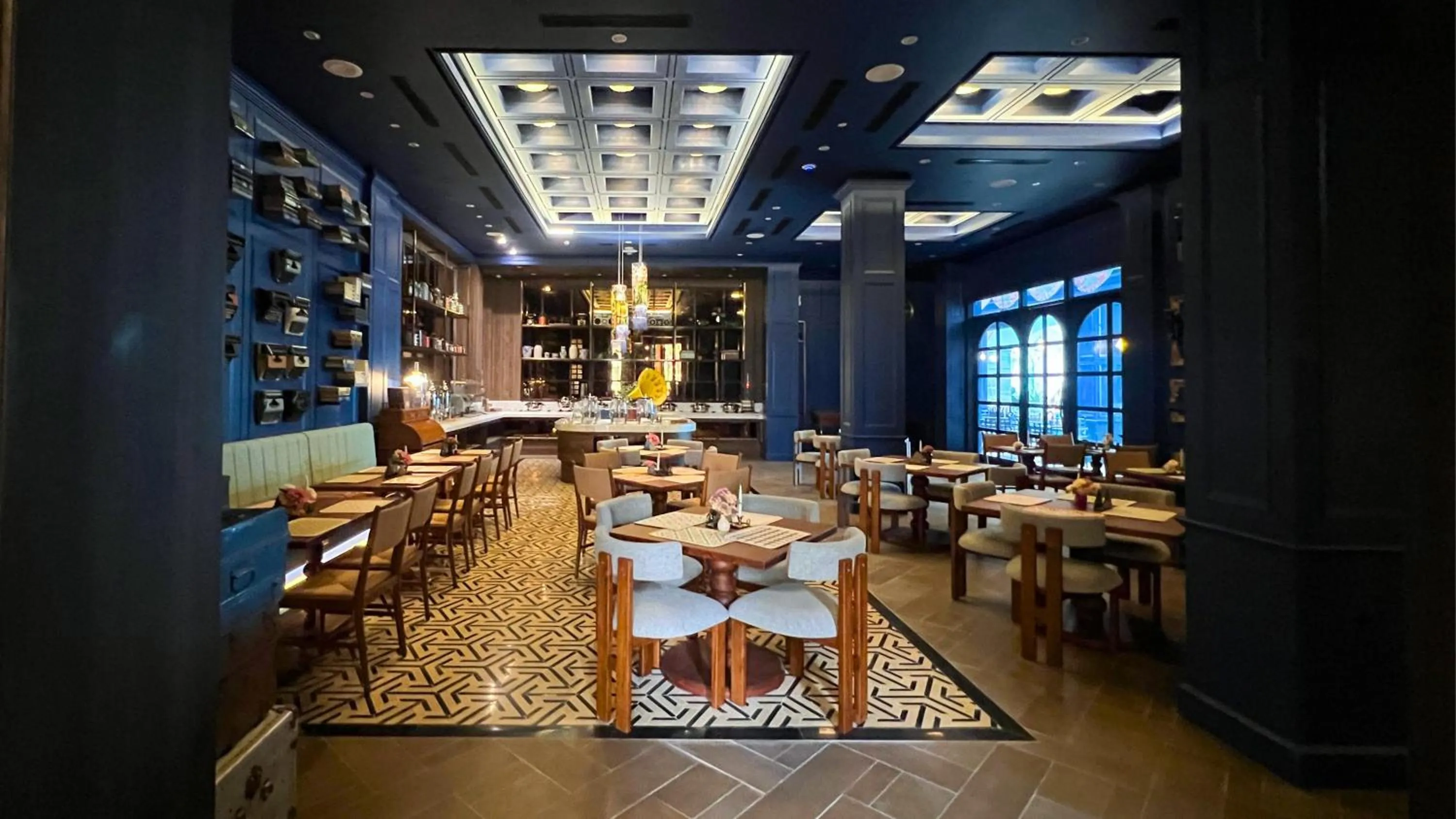 Restaurant/places to eat in ASHLEY NEWAIR Menteng with Air Purifier