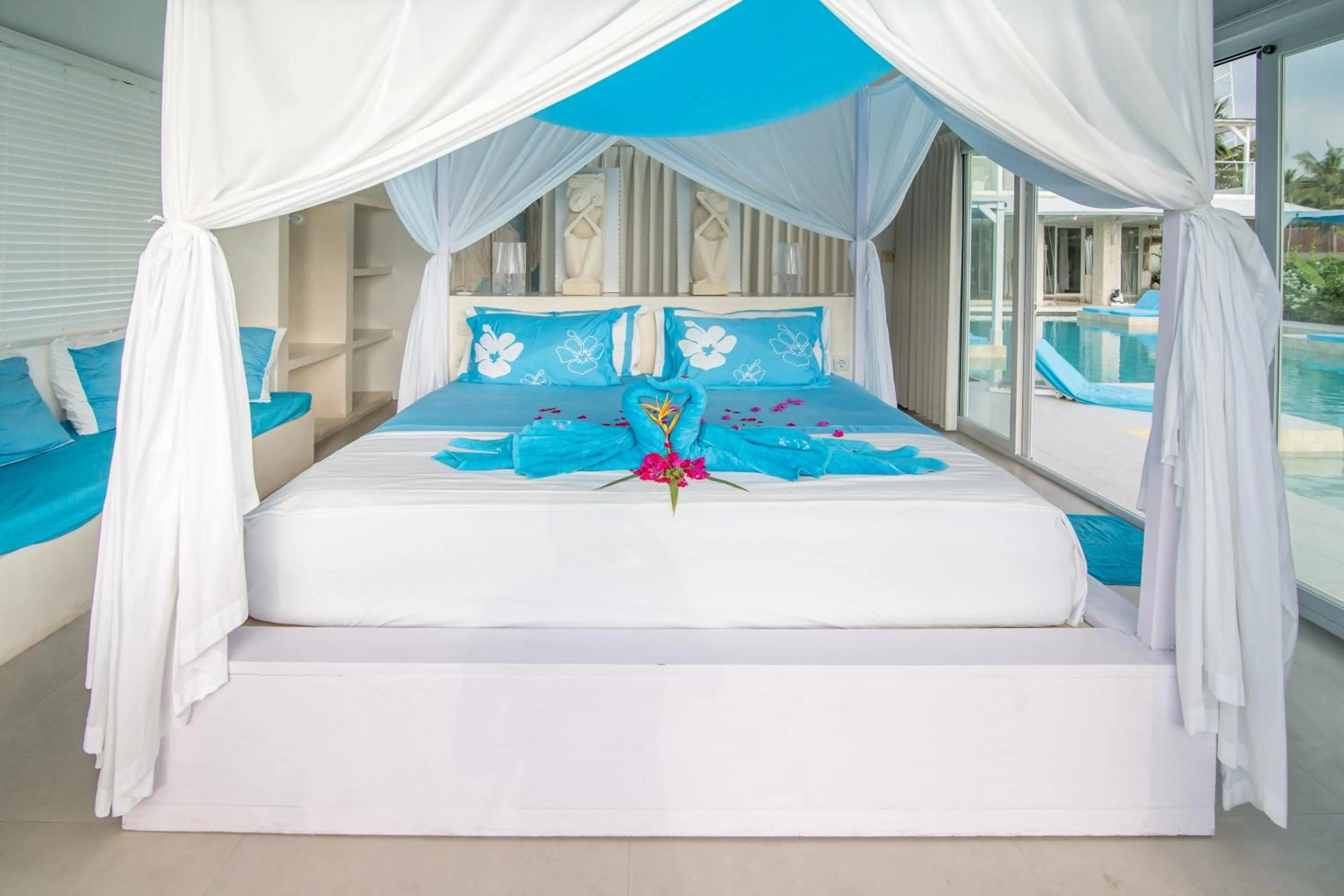Bed in Villa Gili Bali Beach