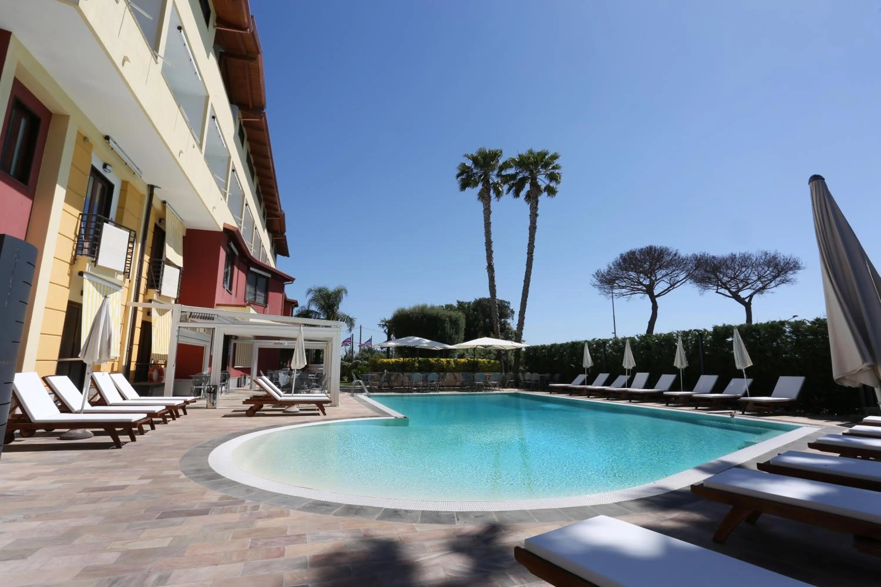 Swimming pool in Hotel Agora Sure Hotel Collection by Best Western