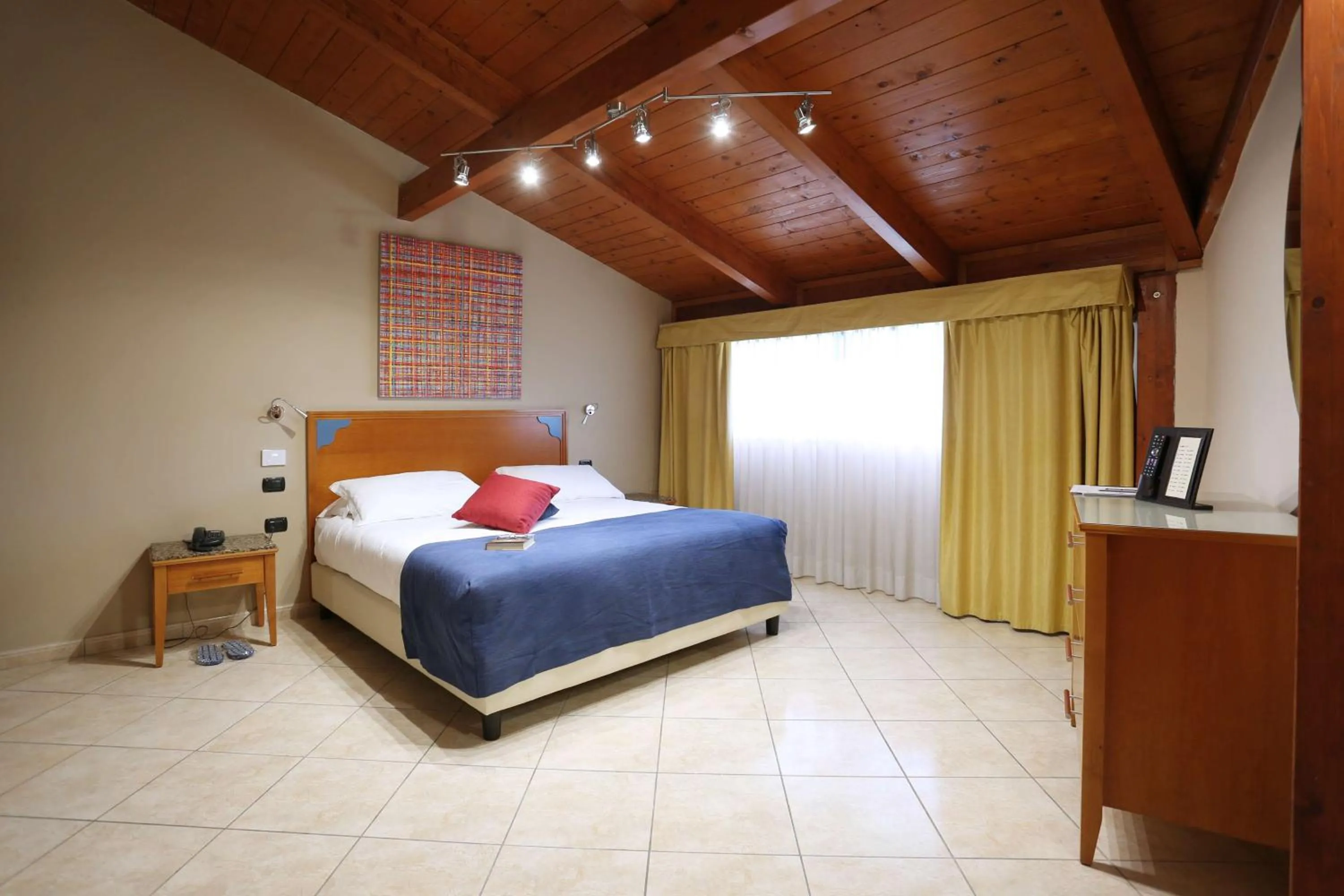 Photo of the whole room, Bed in Hotel Agora Sure Hotel Collection by Best Western