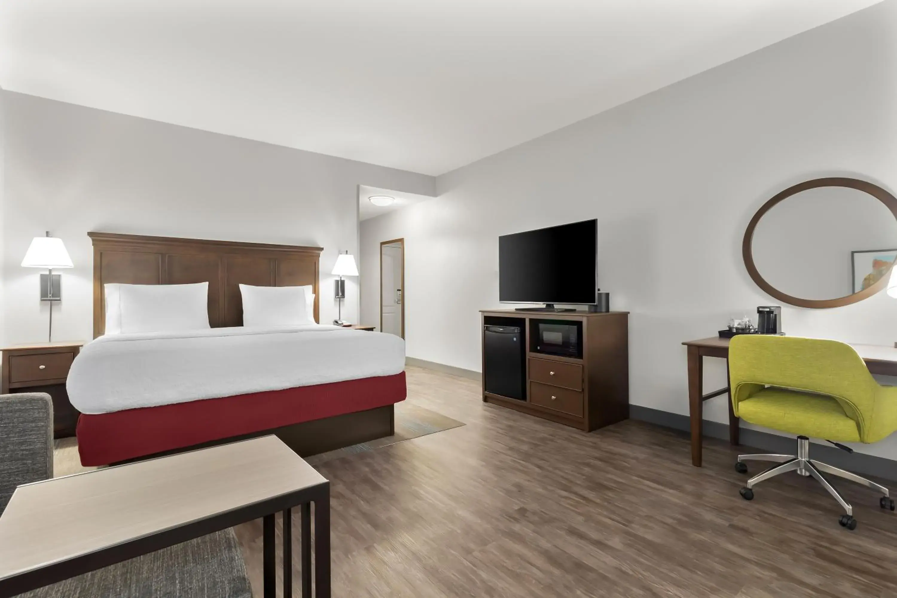 King Room with Sofa Bed - Non-Smoking in Hampton Inn & Suites - Hartsville, SC King Room with Sofa Bed - Non-Smoking in Hampton Inn & Suites - Hartsville, SC