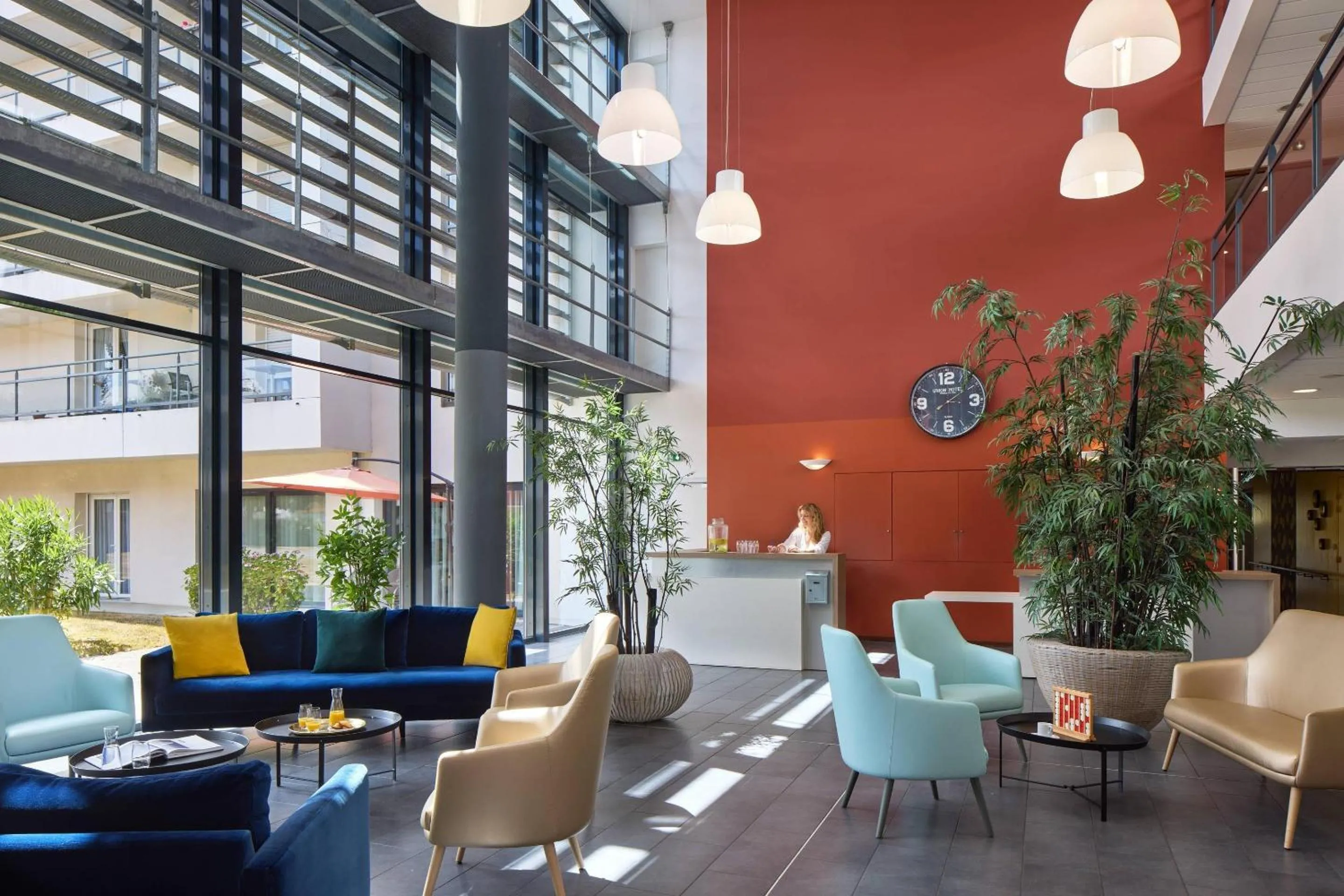 Lobby or reception in Quality Aparthotel Portes de Rennes