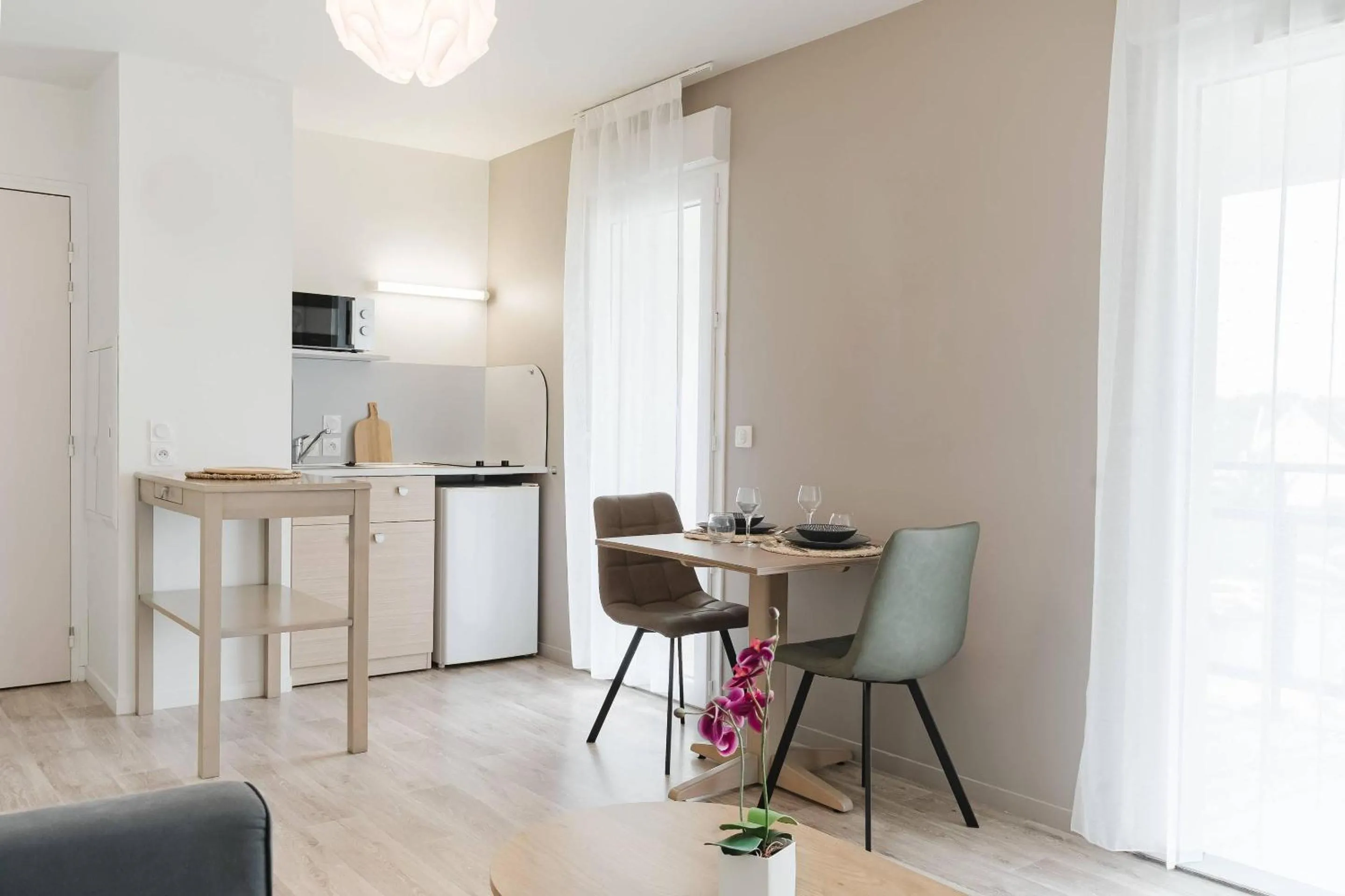 One Bedroom Apartment in Quality Aparthotel St-Berthevin Laval