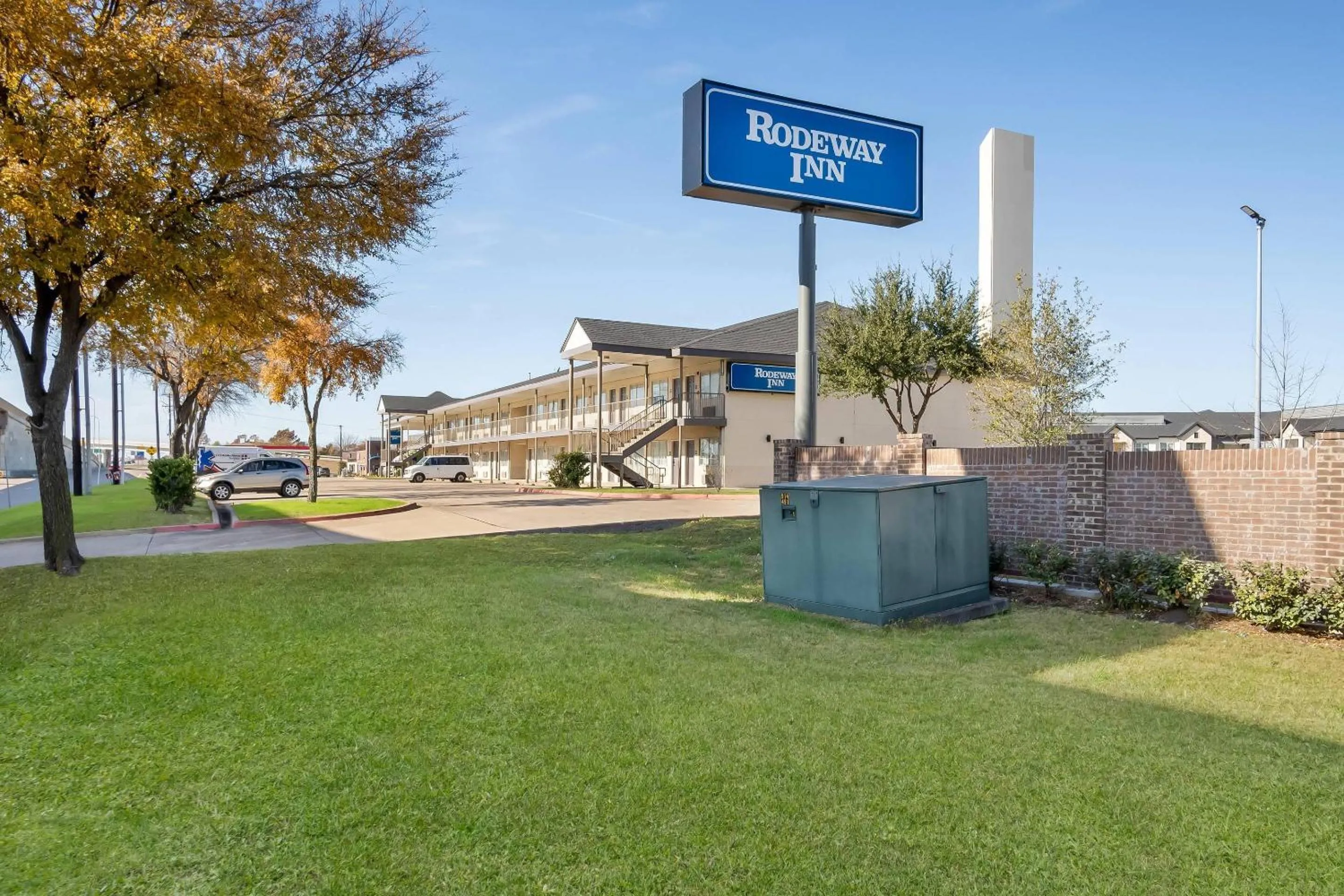Property building in Rodeway Inn Garland Harbor Point