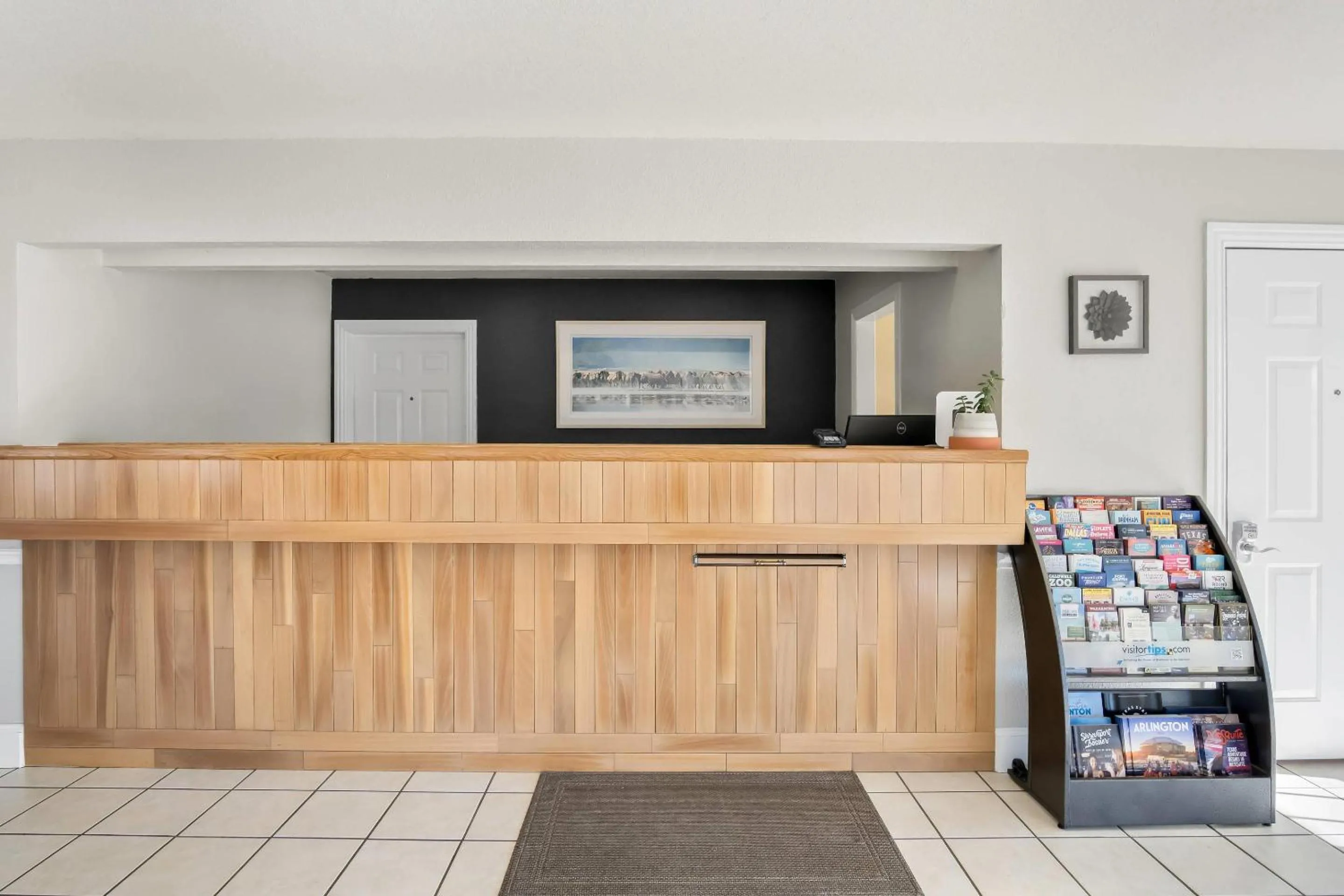 Lobby or reception in Rodeway Inn Garland Harbor Point
