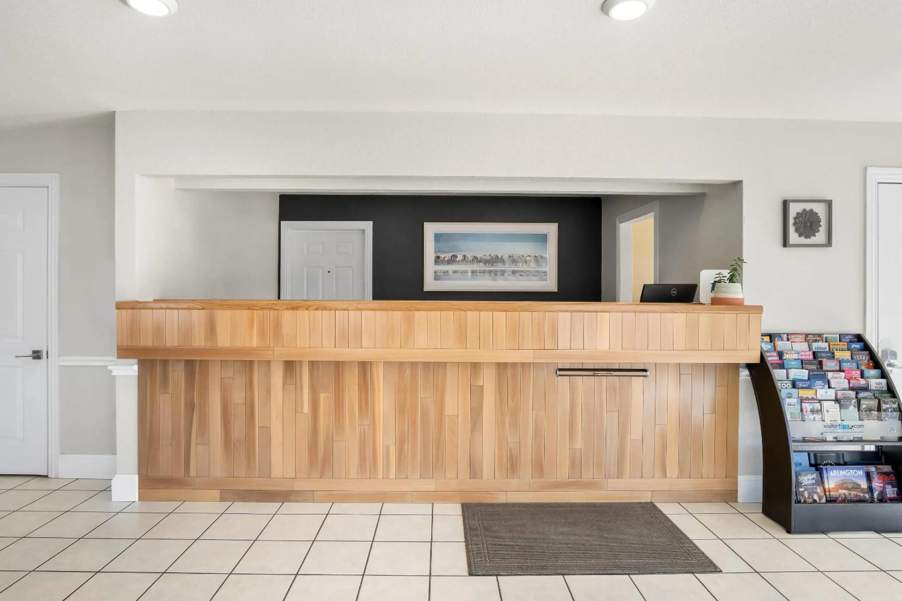 Lobby or reception in Rodeway Inn Garland Harbor Point