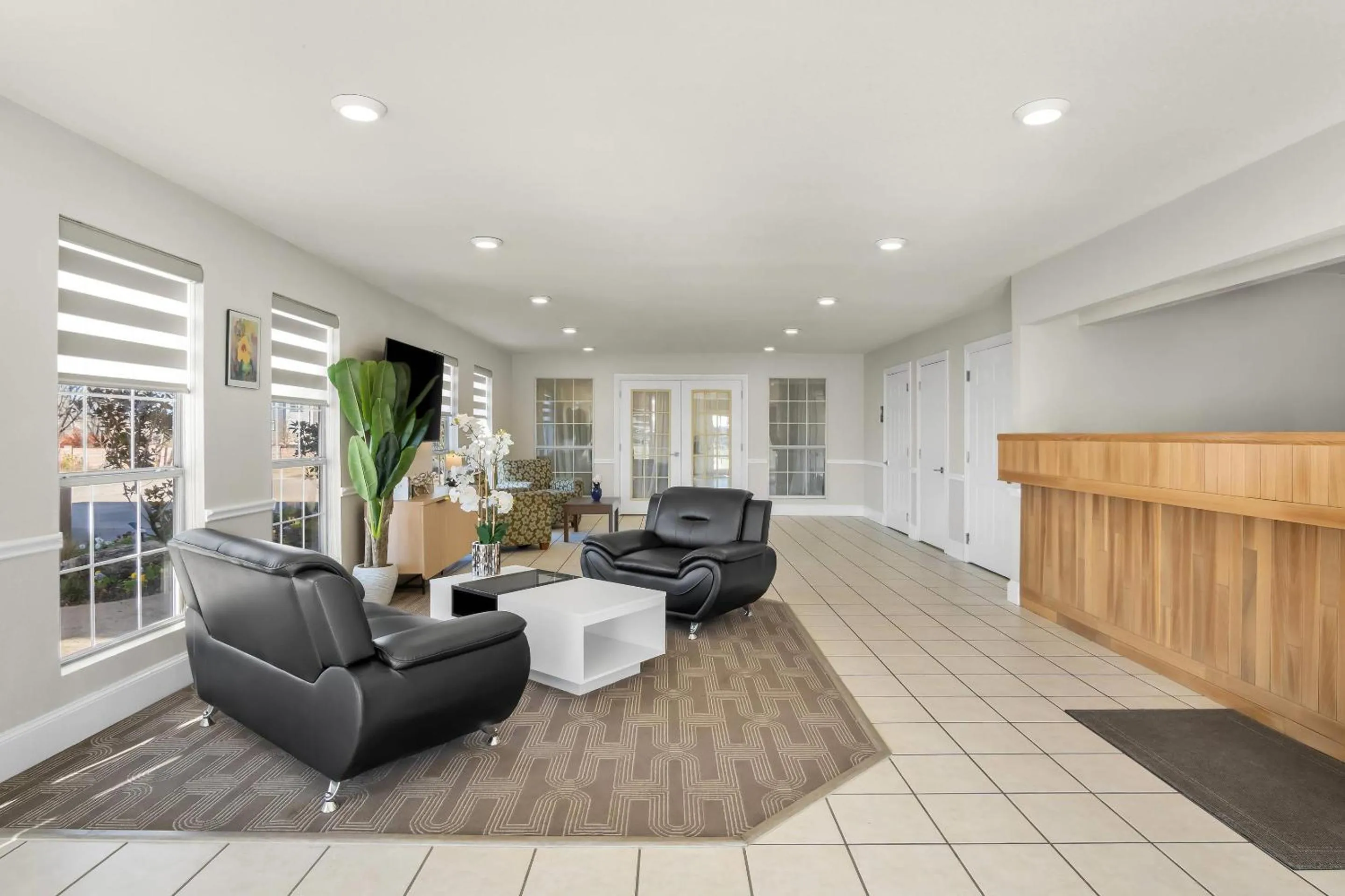 Lobby or reception in Rodeway Inn Garland Harbor Point