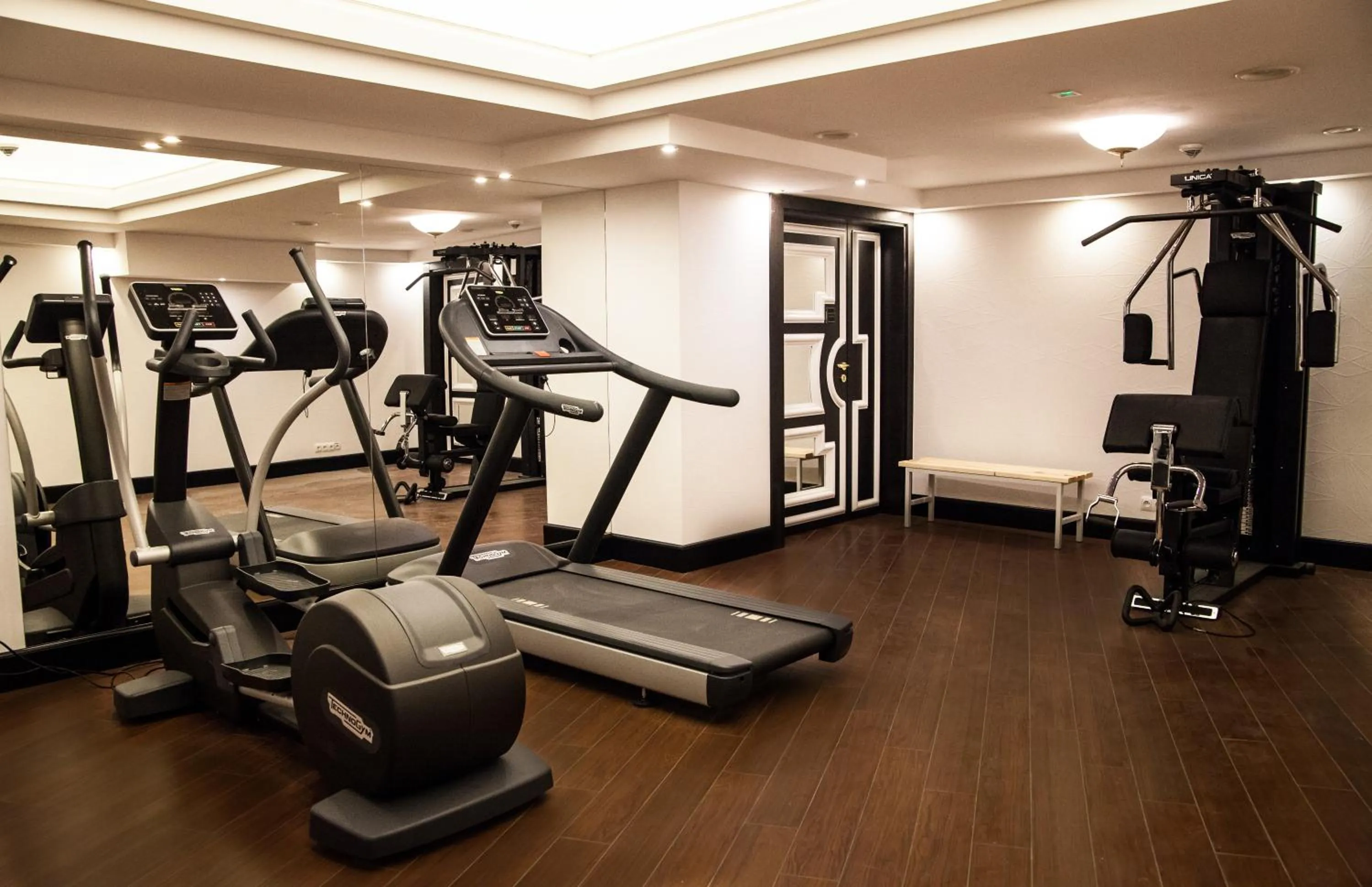 Fitness centre/facilities in Hotel Dana Business & Conference