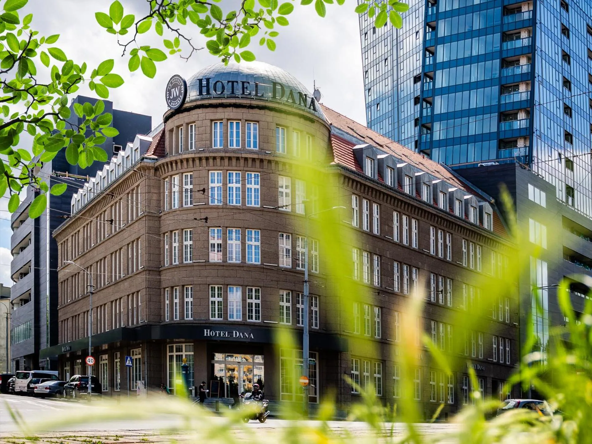 Property building in Hotel Dana Business & Conference