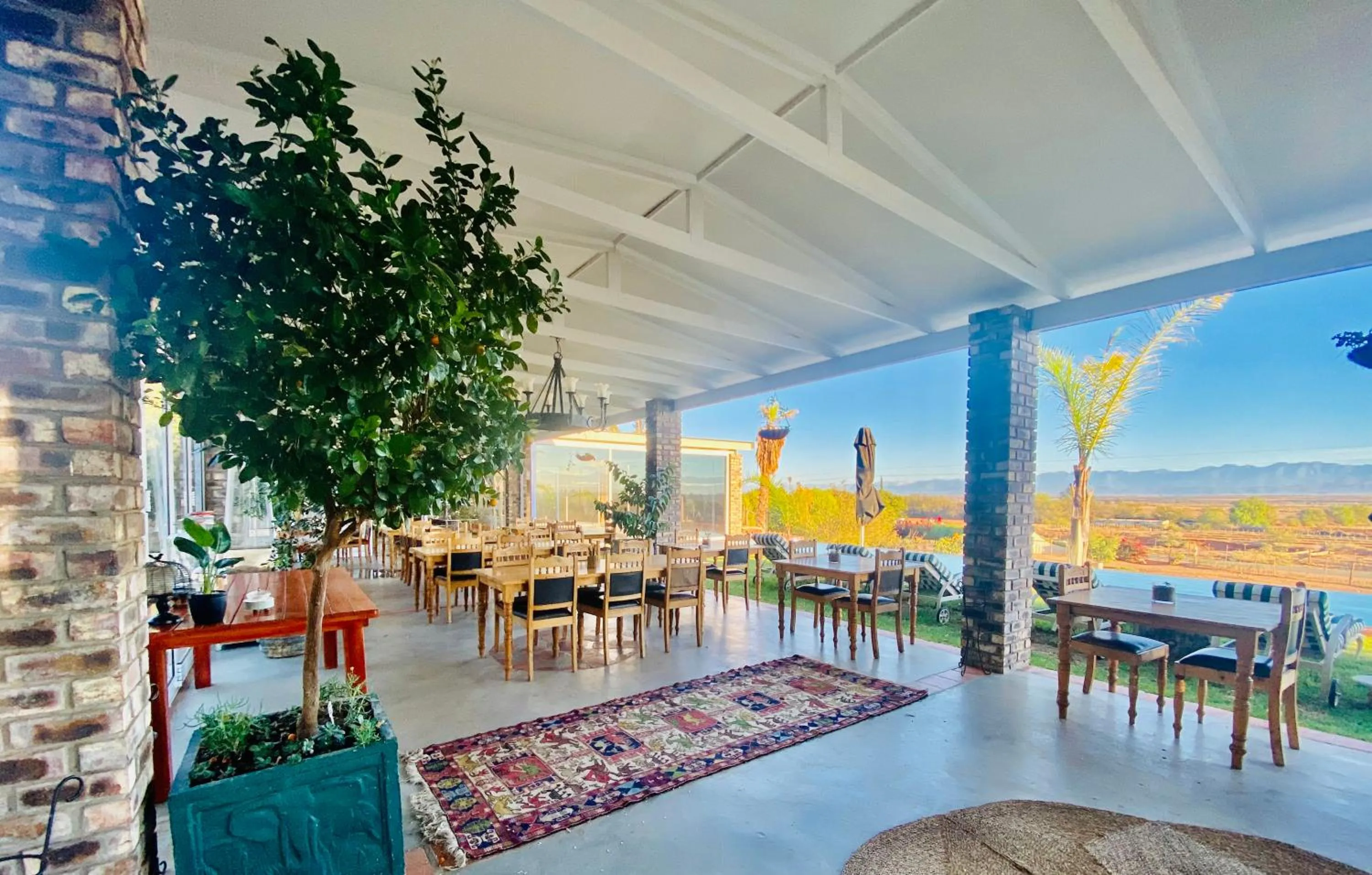 Restaurant/places to eat in Mooiplaas Guesthouse