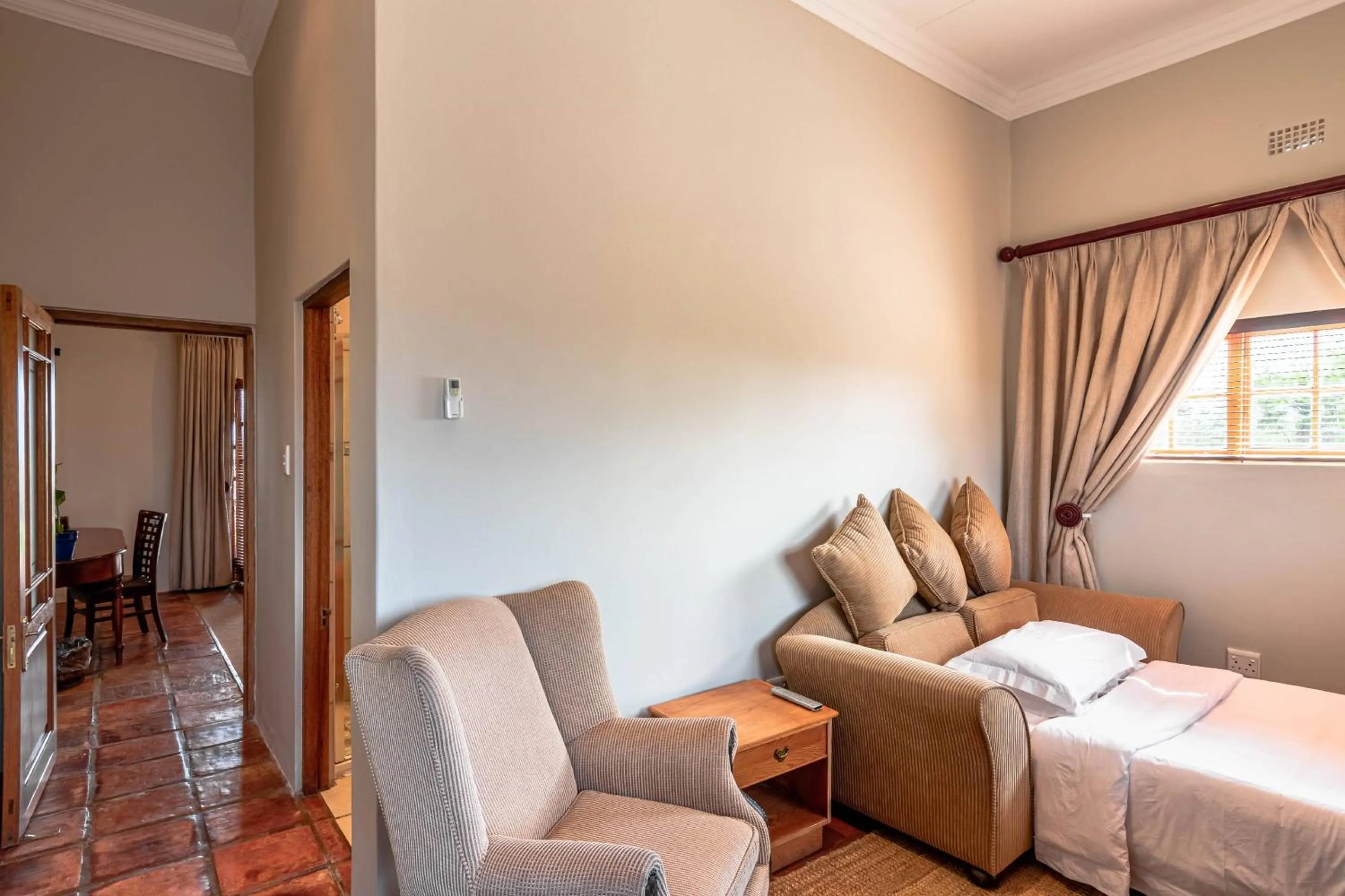 Bed in Mooiplaas Guesthouse