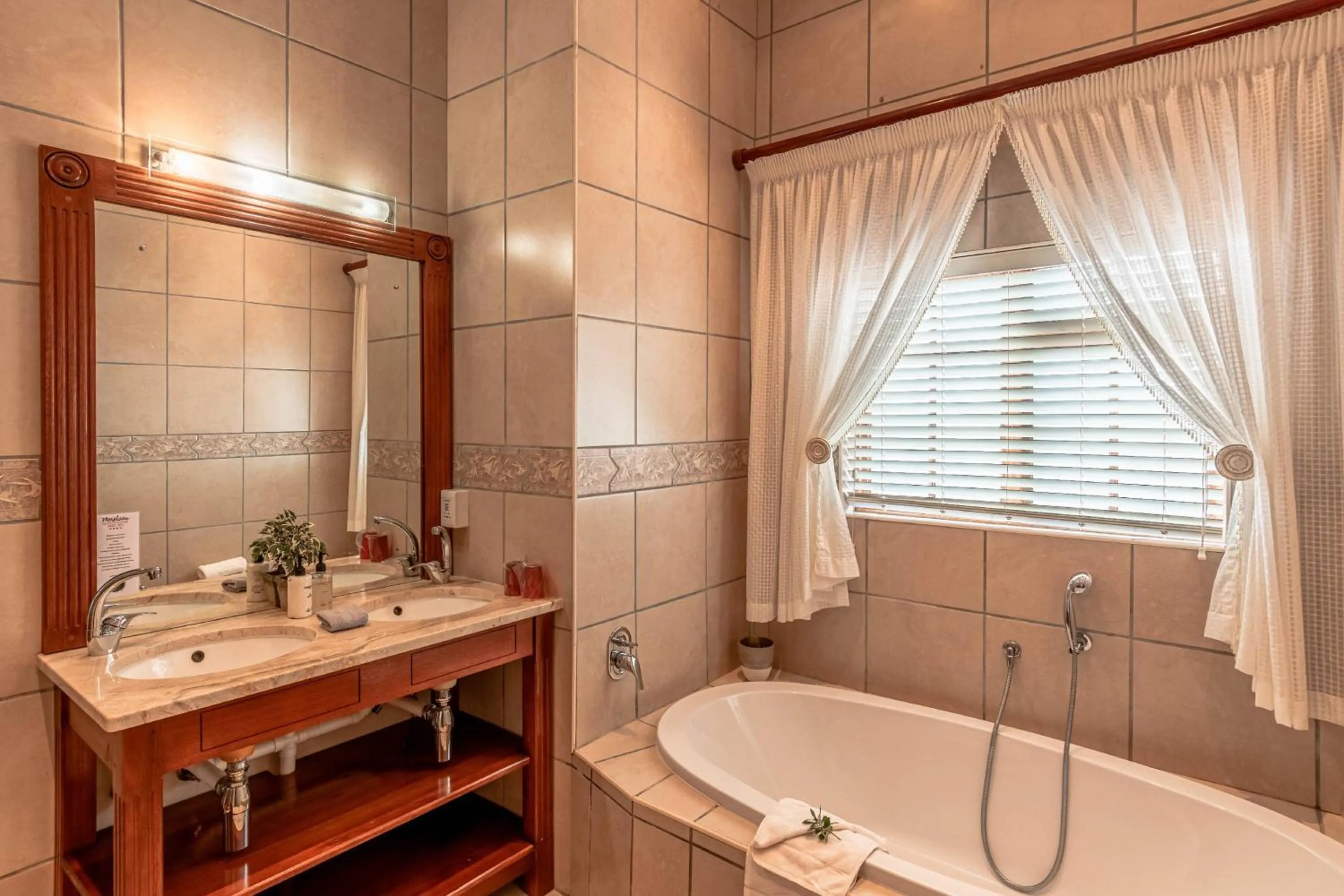 Bathroom in Mooiplaas Guesthouse