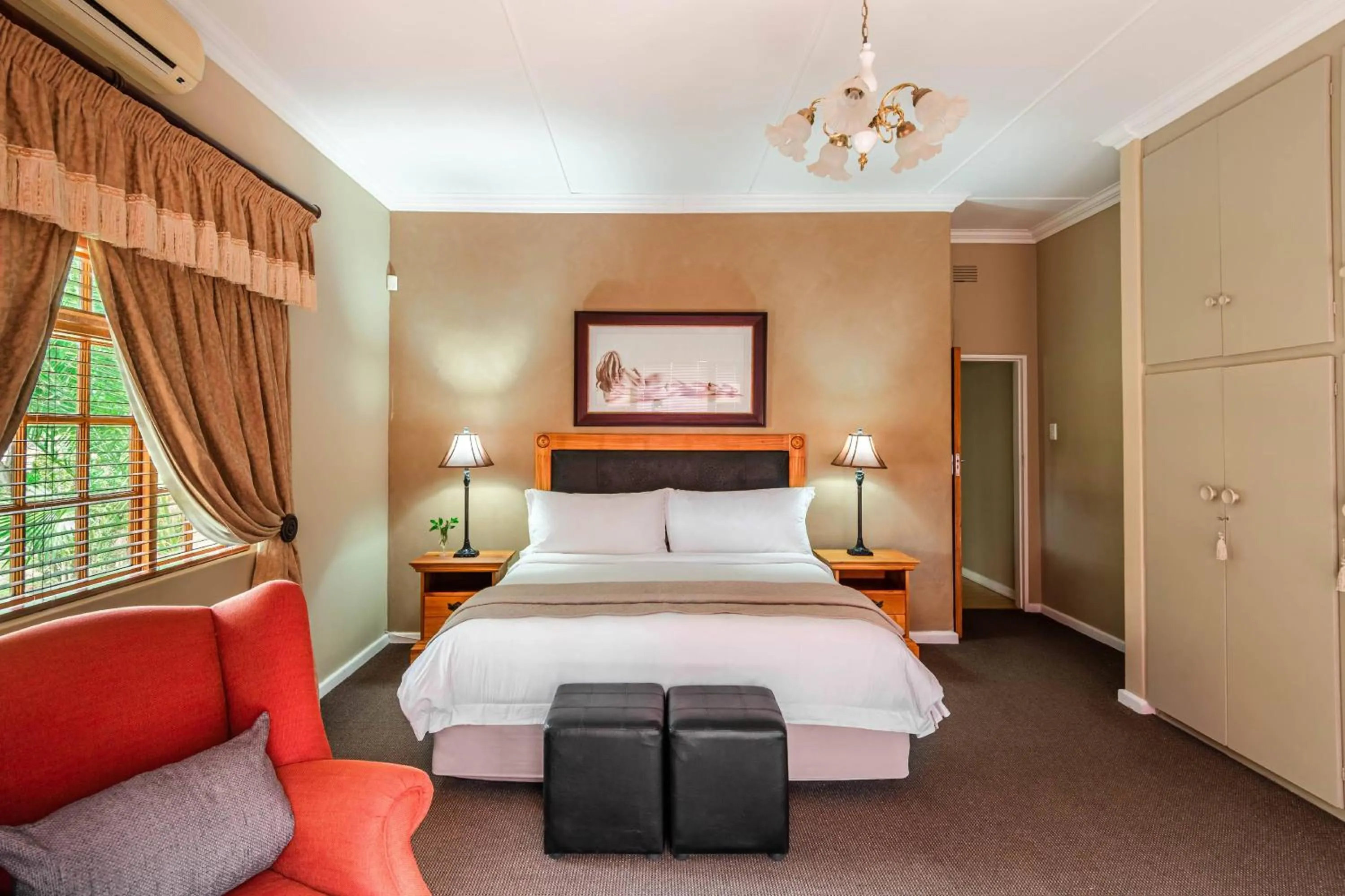 Bed in Mooiplaas Guesthouse