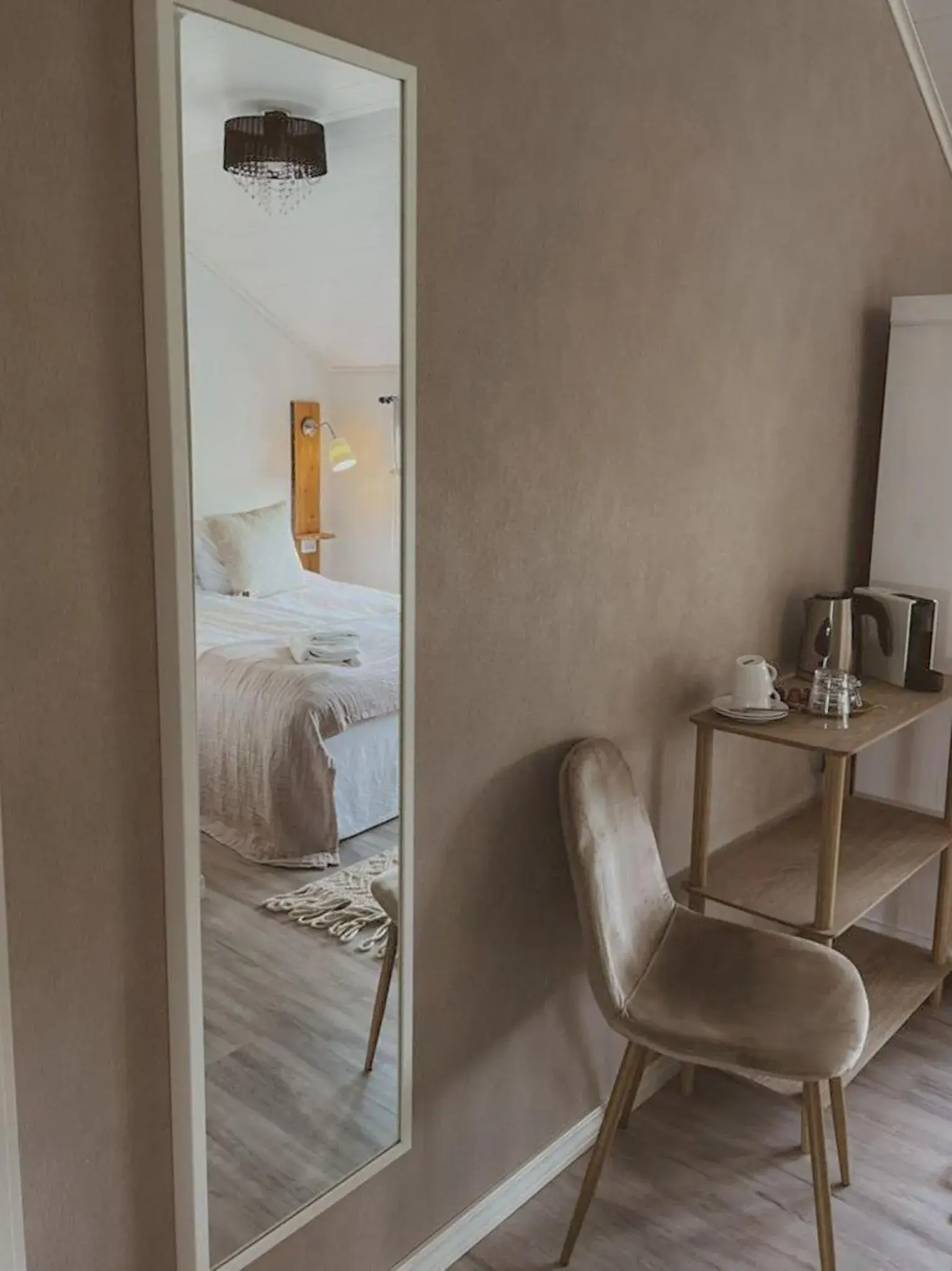 King Room with Lake View in Aurora Estate King Room with Lake View in Aurora Estate