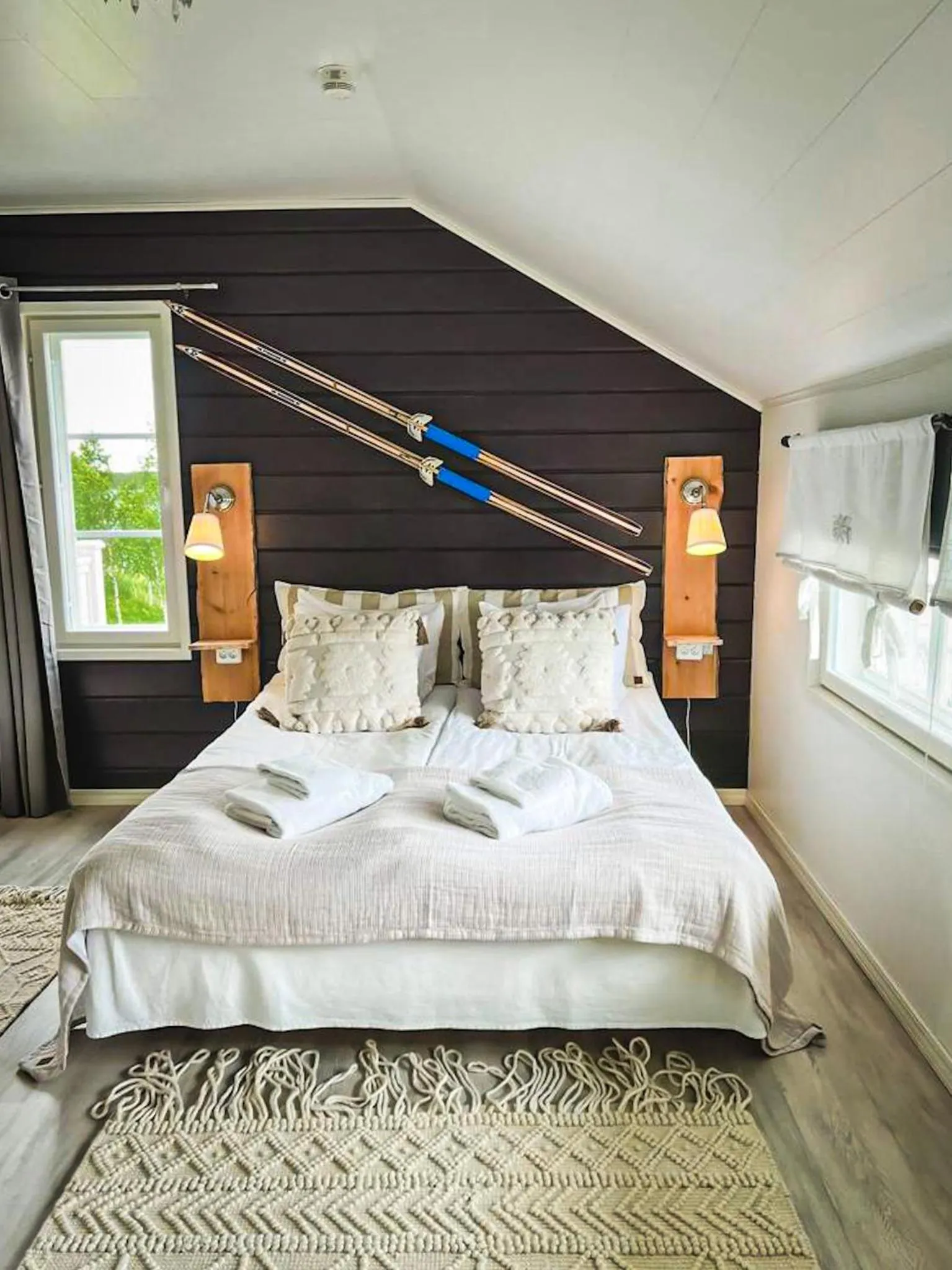 Bed in Aurora Estate