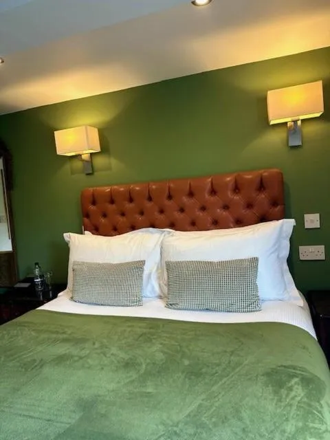 Bed in Oak Tree Inn