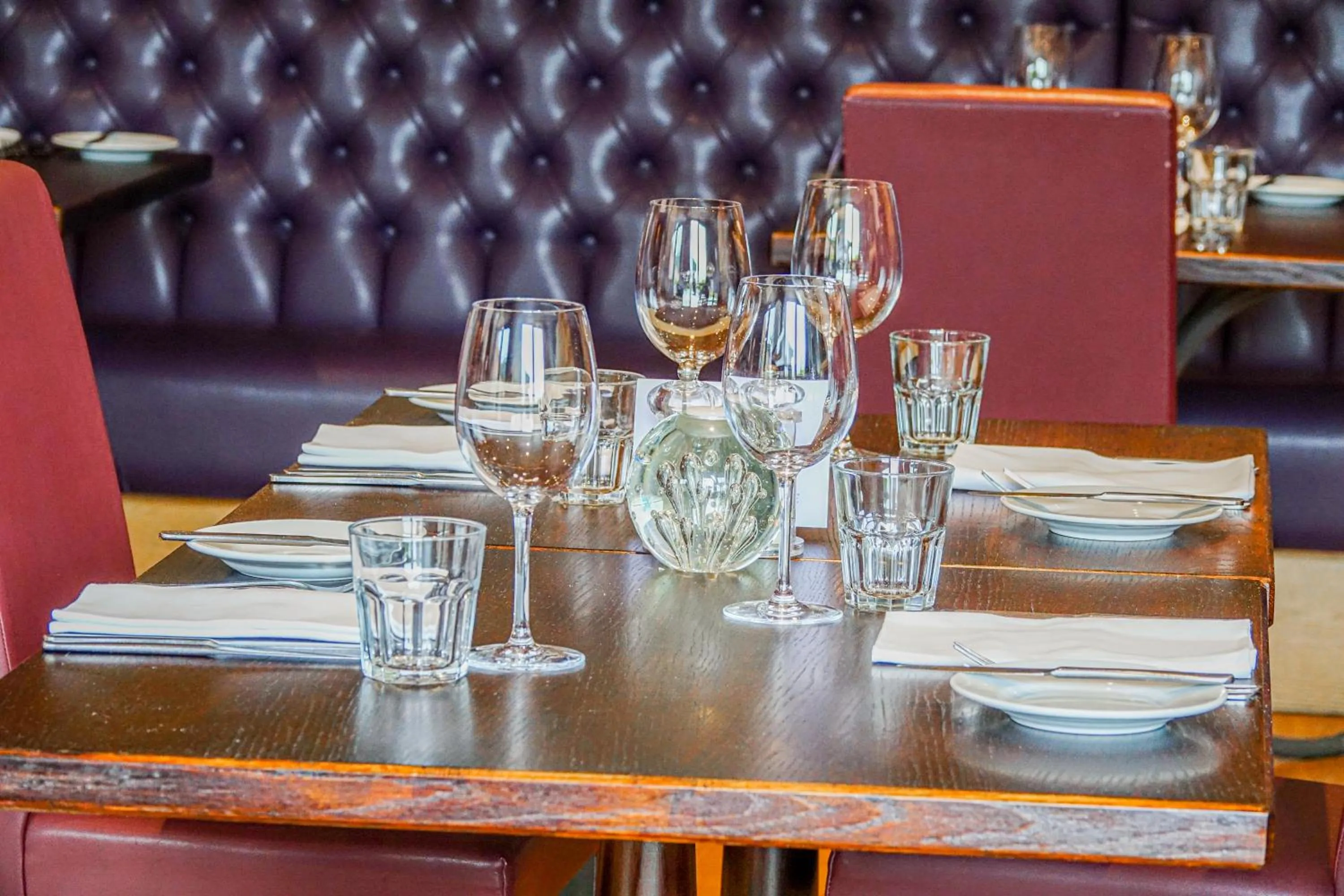 Restaurant/places to eat in Oak Tree Inn