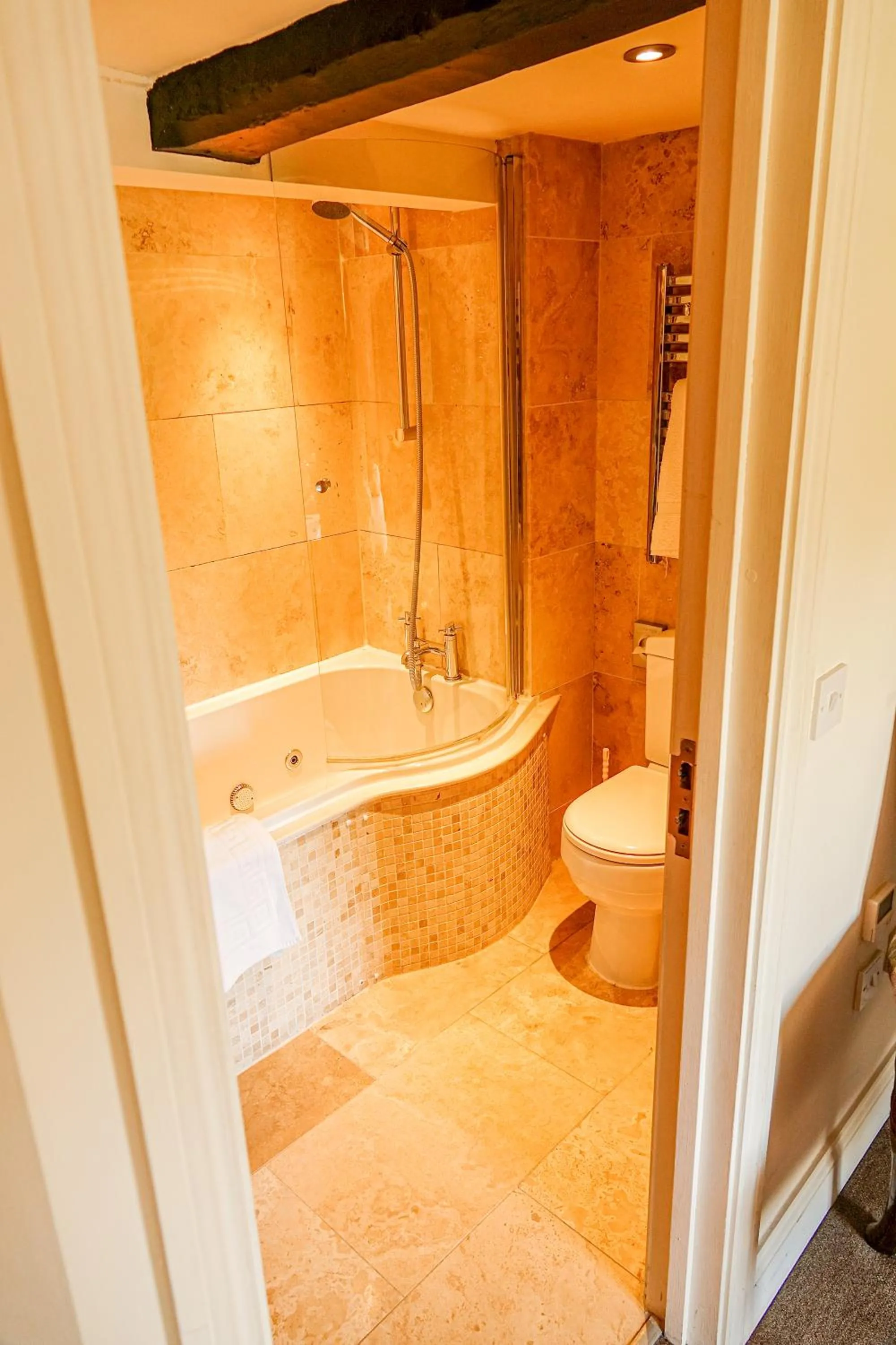 Double Room with Private Bathroom in Oak Tree Inn