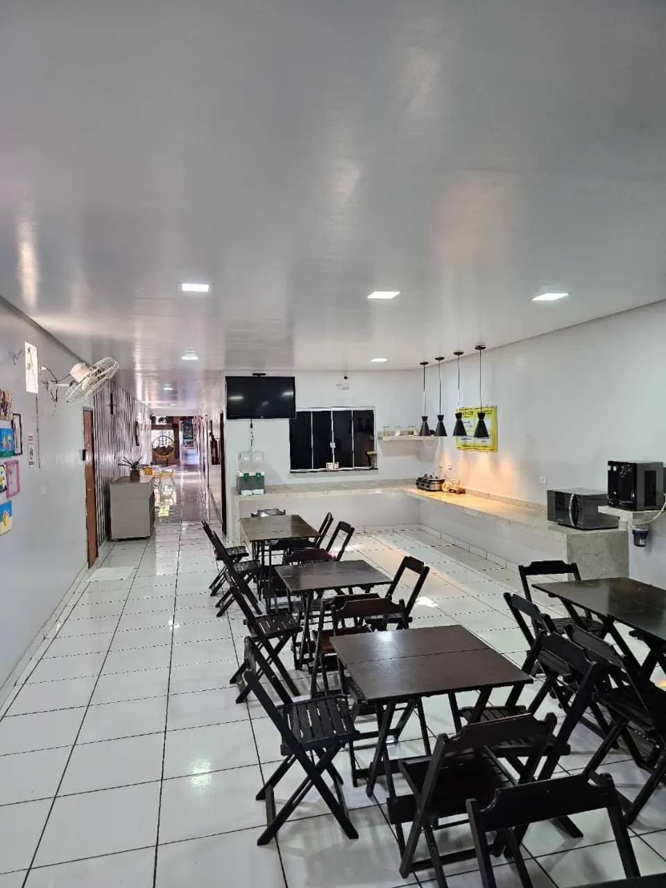 Restaurant/places to eat in New Center Hotel