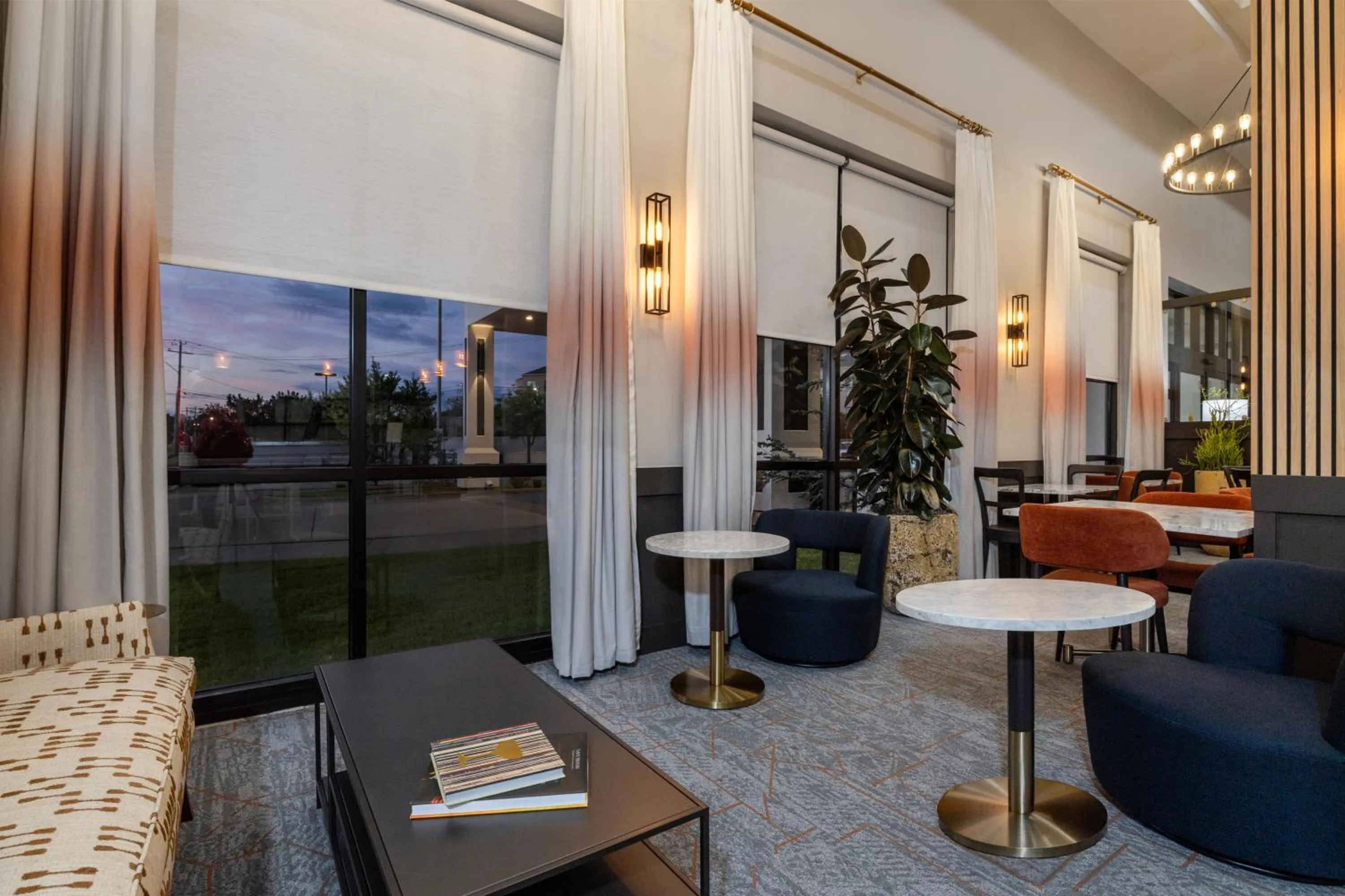 Lounge or bar in The Winslow - Oklahoma City