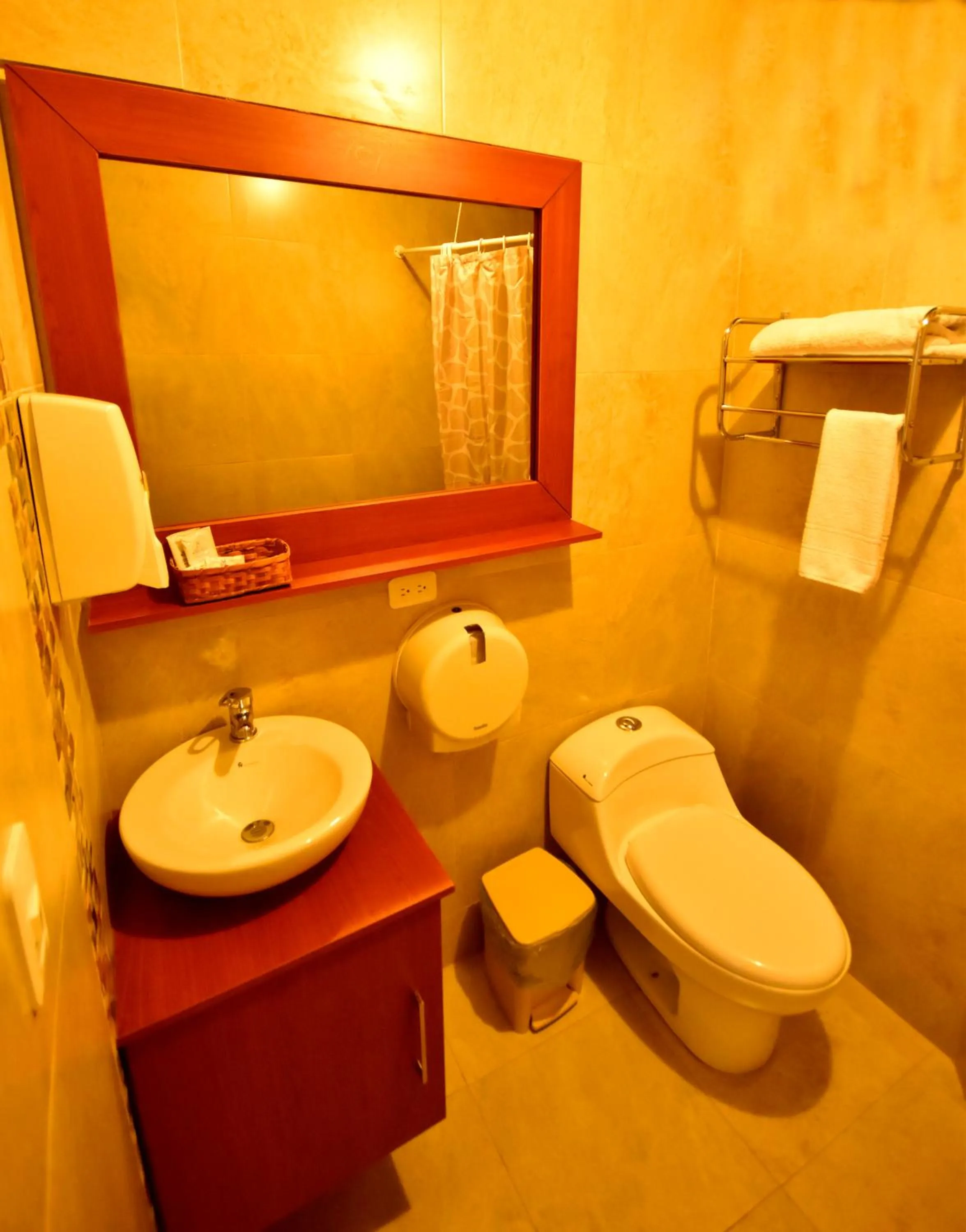 Bathroom in Hotel Montecarlo