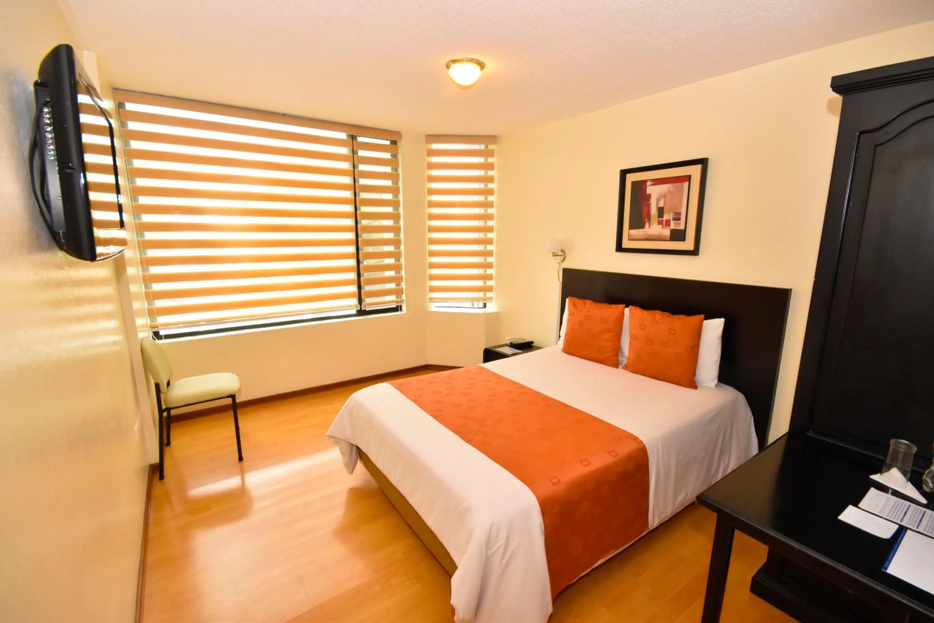 Bedroom, Bed in Hotel Montecarlo