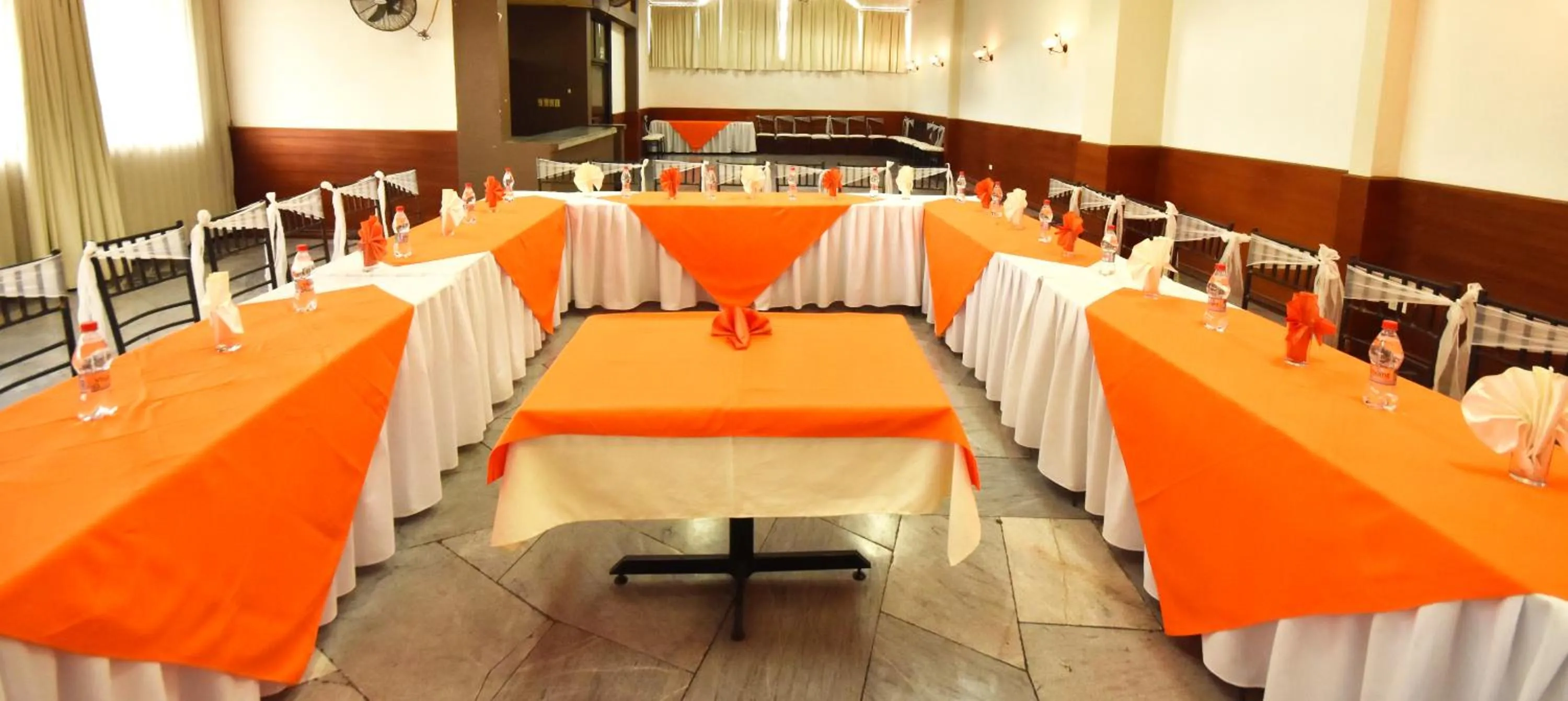 Business facilities in Hotel Montecarlo