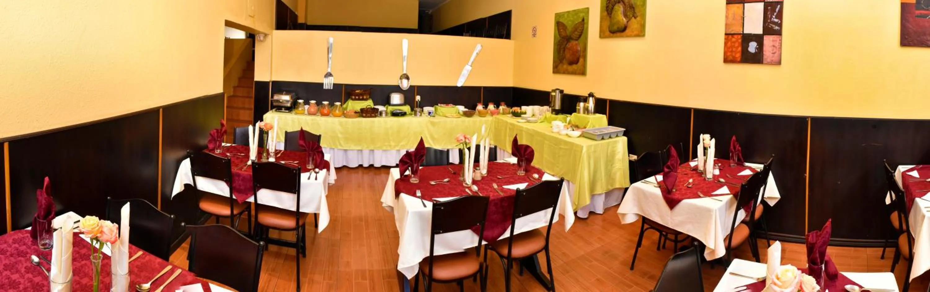 Restaurant/places to eat in Hotel Montecarlo