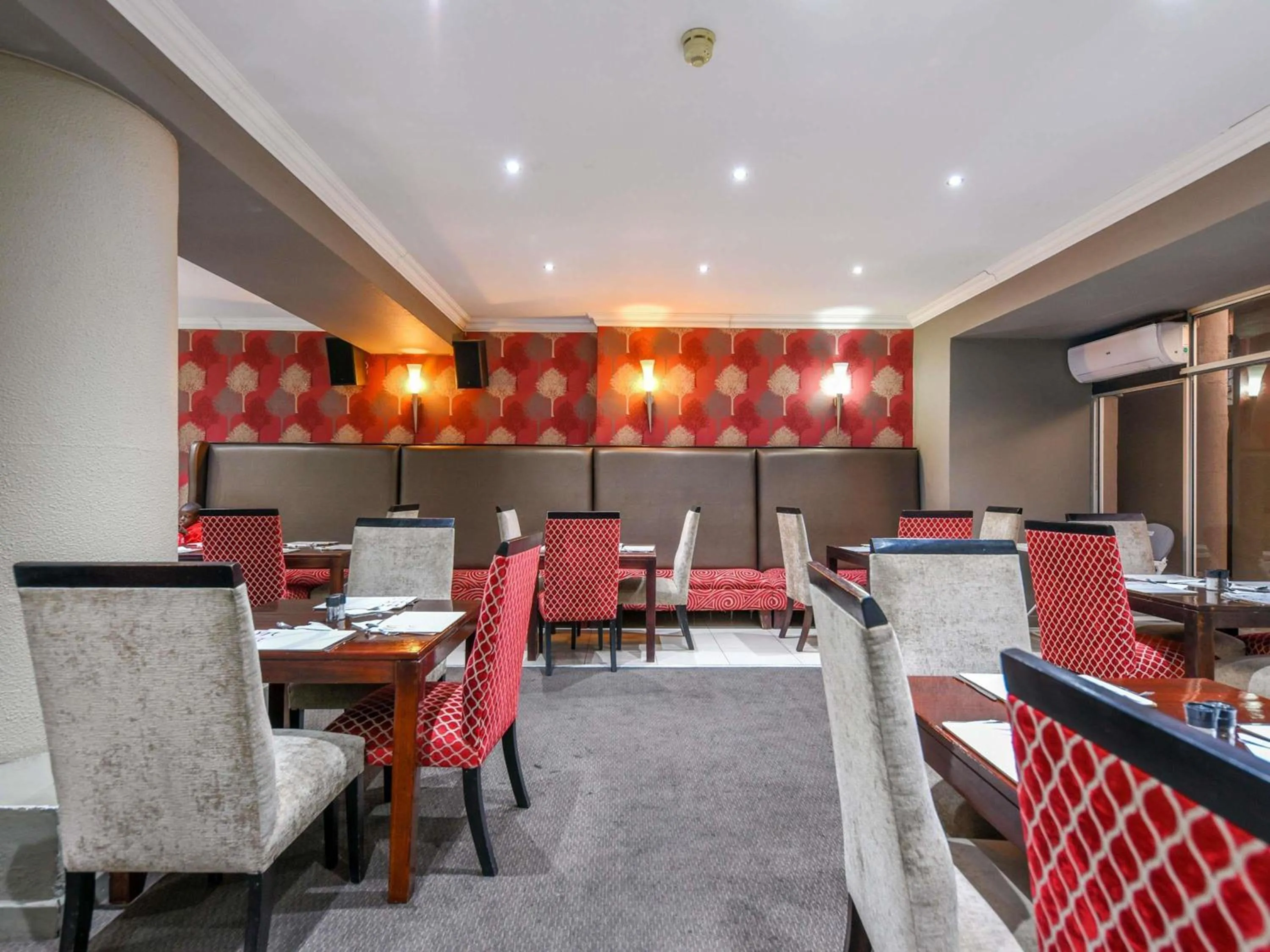 Restaurant/places to eat in Mercure Hotel Nelspruit