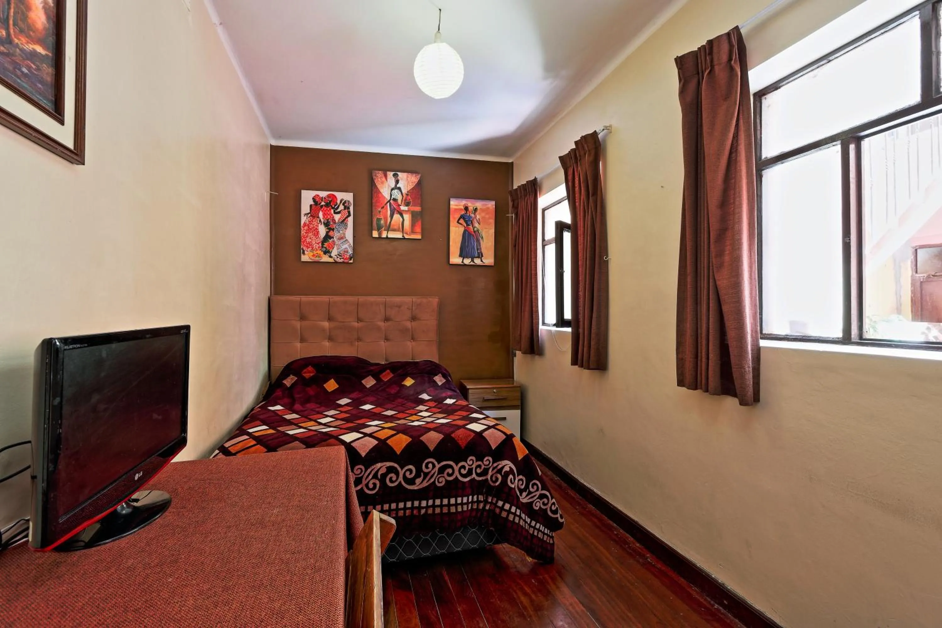 Photo of the whole room, Bed in Colors House