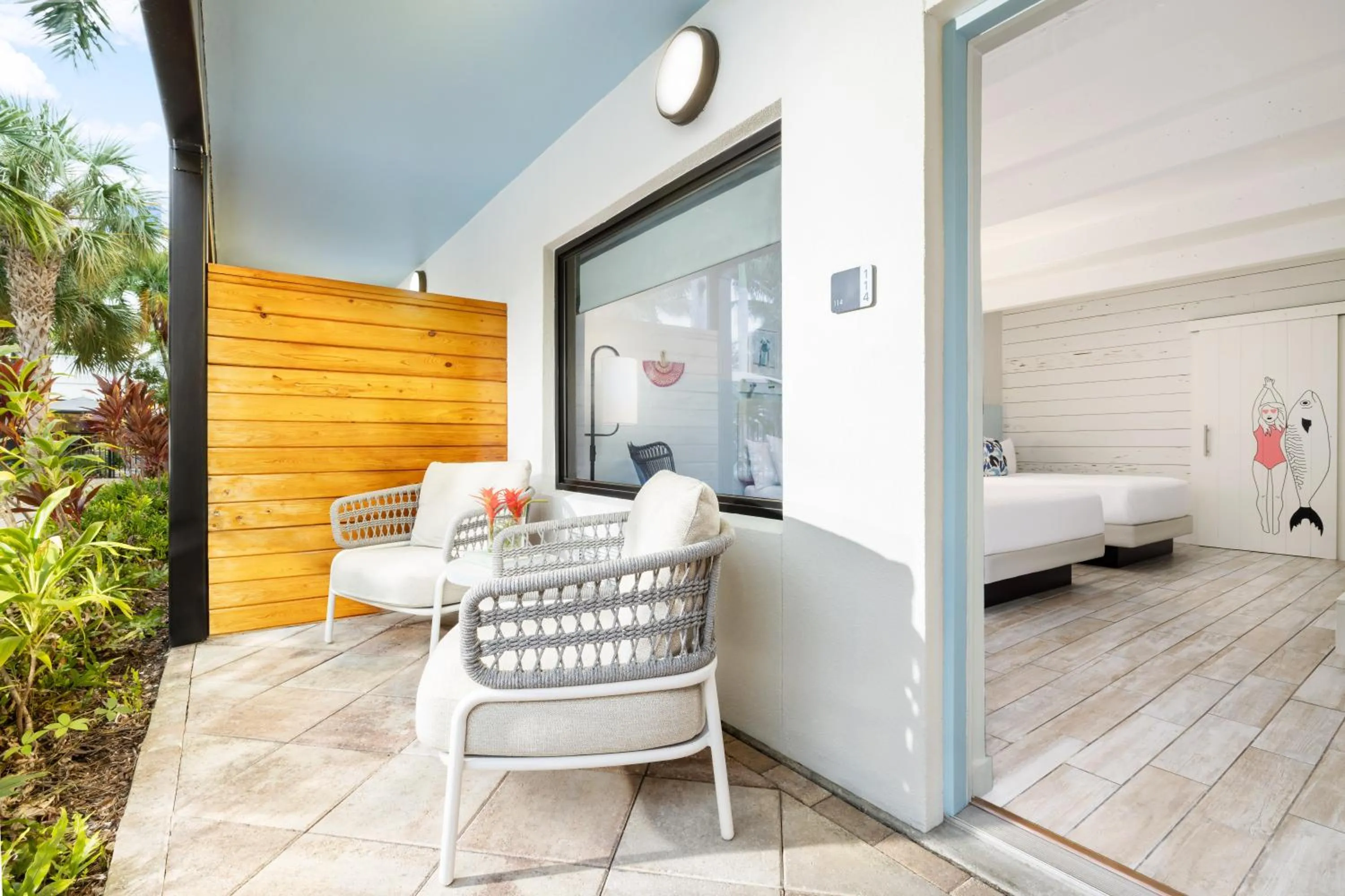 Patio, Bed in Blue Flamingo Resort Key West