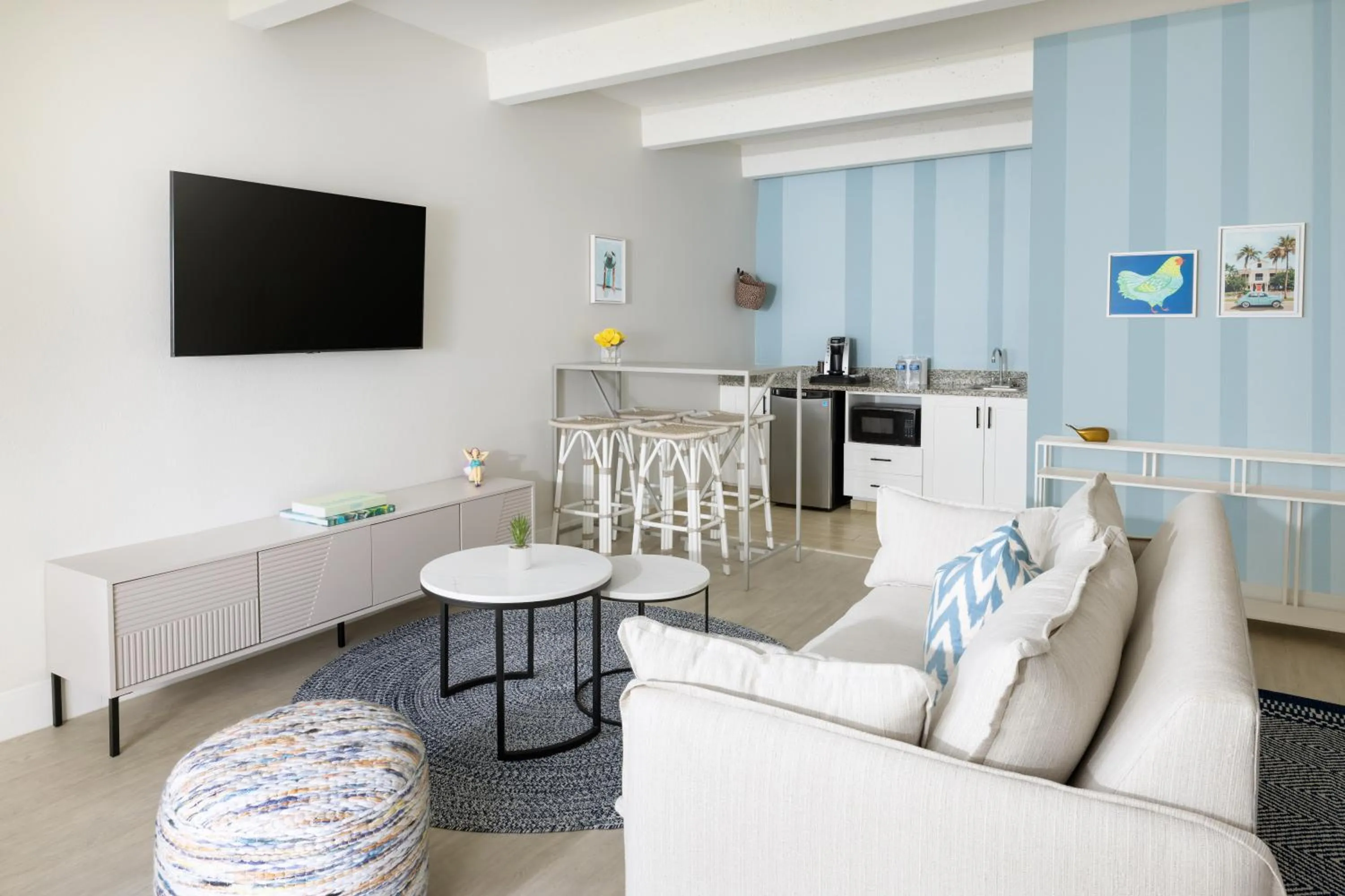 TV and multimedia in Blue Flamingo Resort Key West