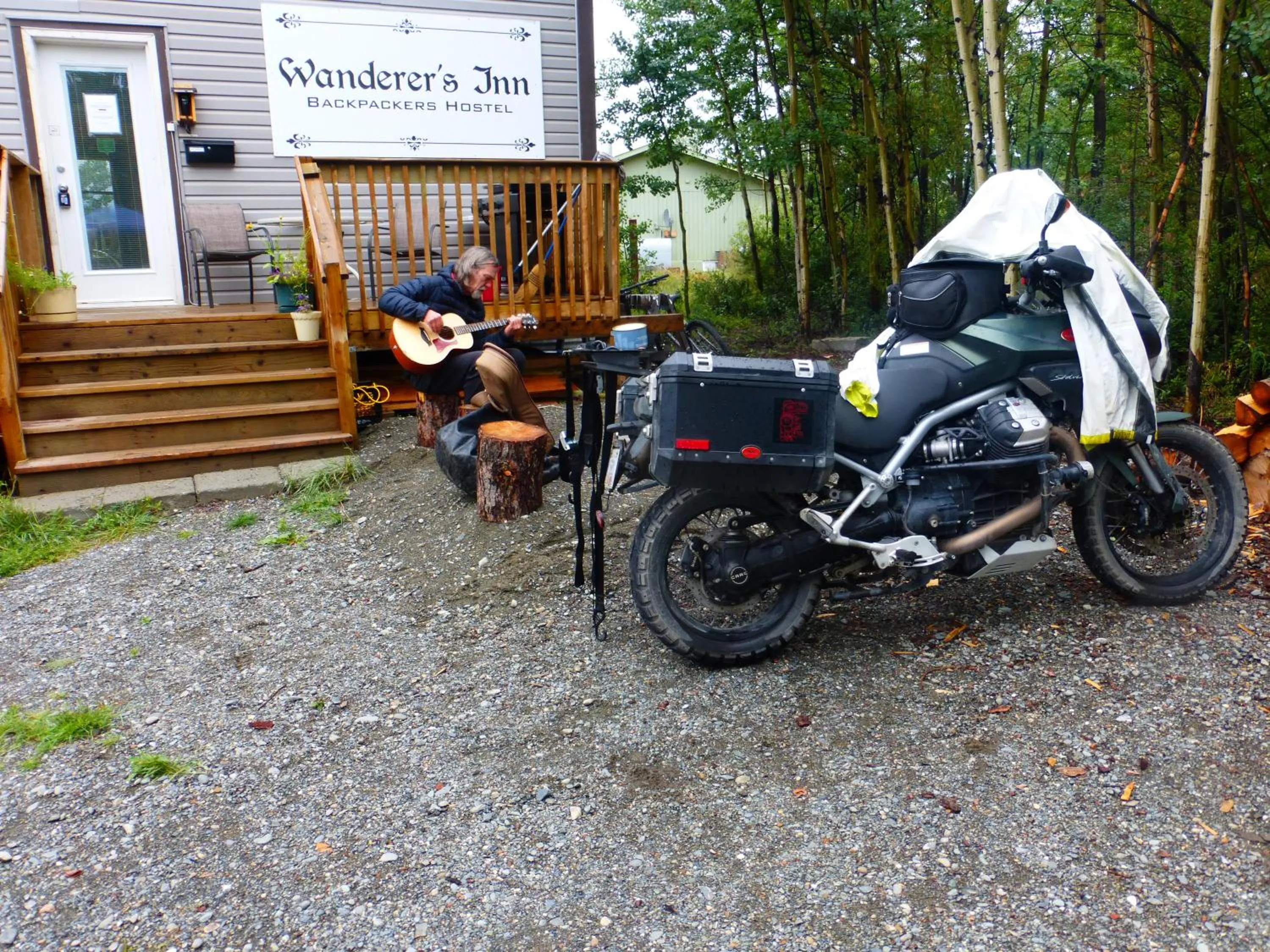 Guests in Wanderer's Inn Backpackers Hostel